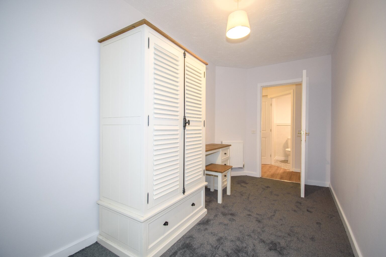 Luxury, Fully Renovated & Furnished 2 bedroom apartment To Let in Warrington town centre (WA1)