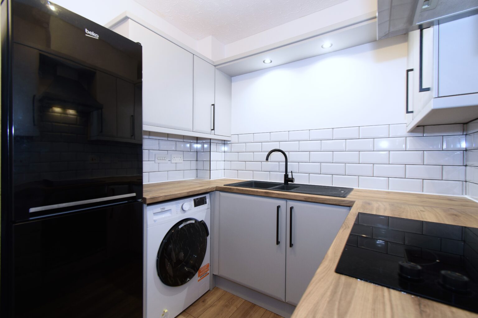 Luxury, Fully Renovated & Furnished 2 bedroom apartment To Let in Warrington town centre (WA1)