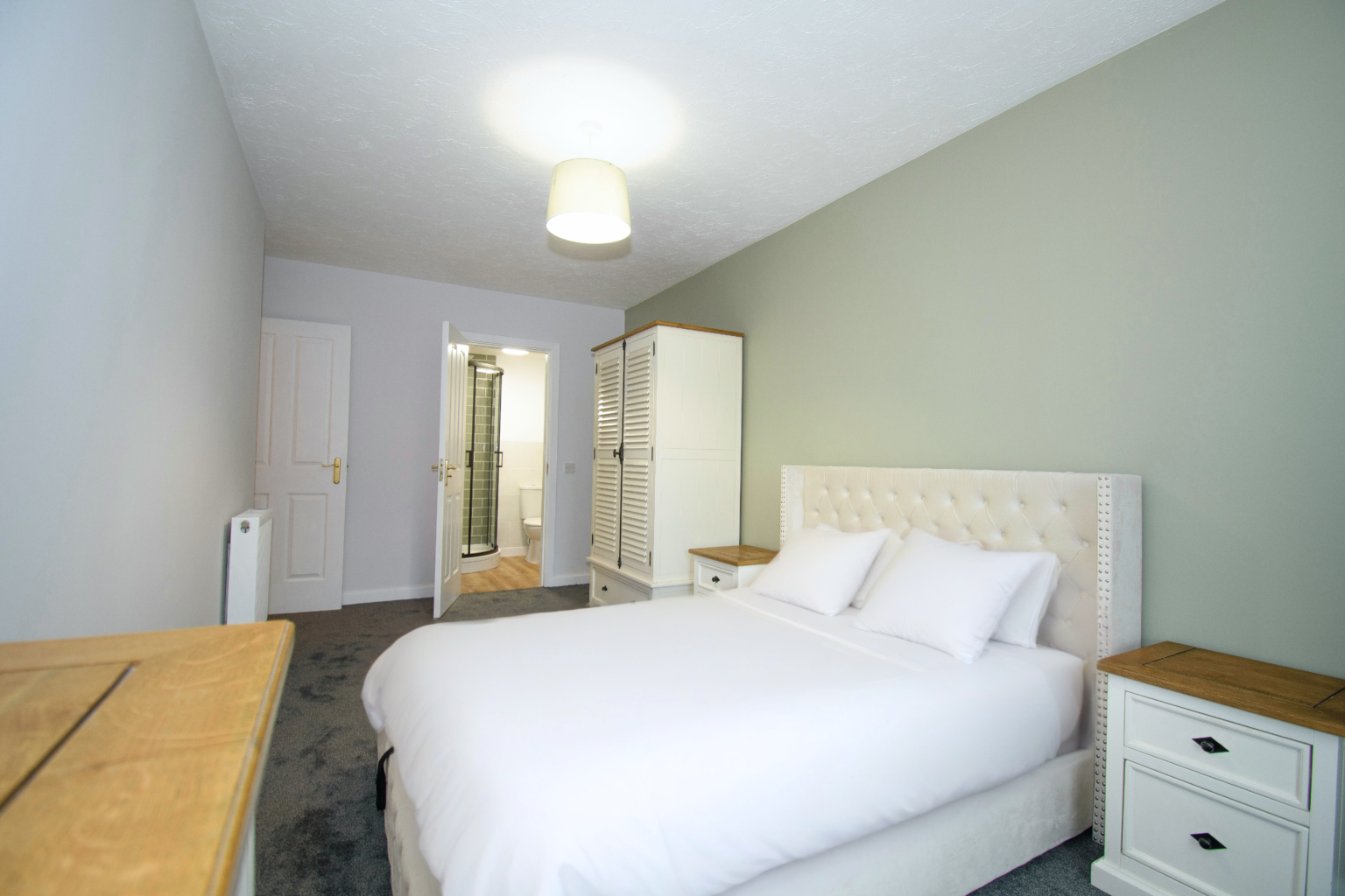 Luxury, Fully Renovated & Furnished 2 bedroom apartment To Let in Warrington town centre (WA1)
