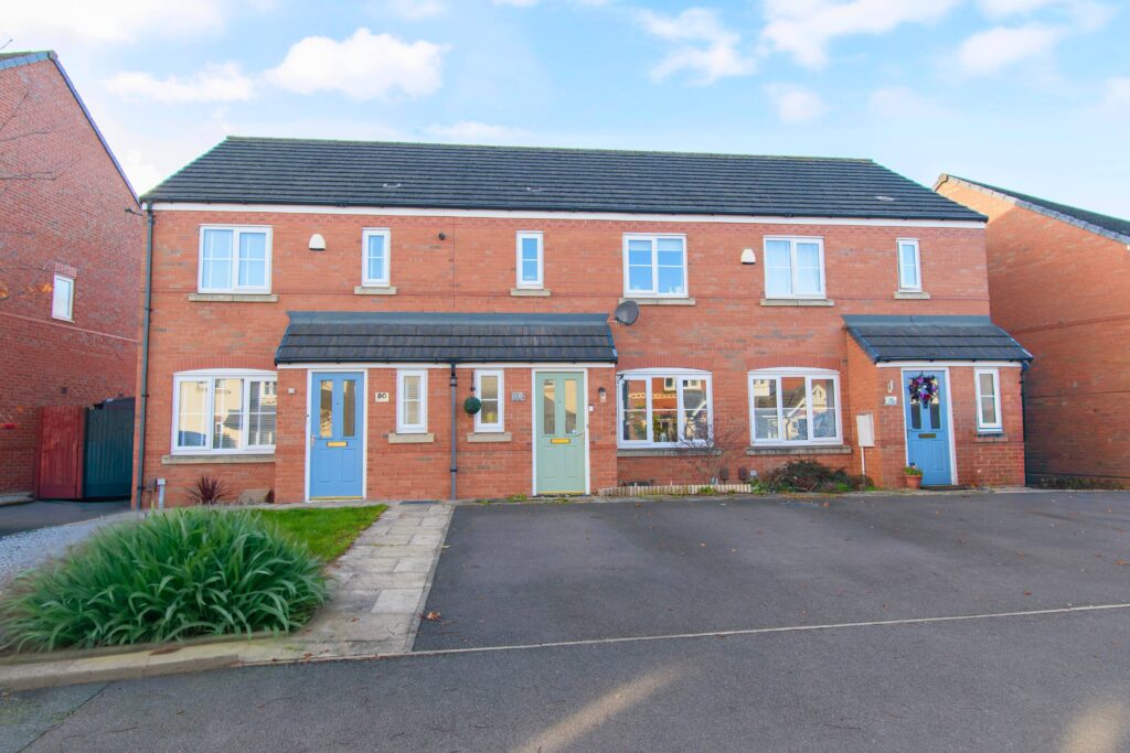 Lovely 3 Bedroom Mid-Terraced House For Sale in Newton-le-Willows (WA12)