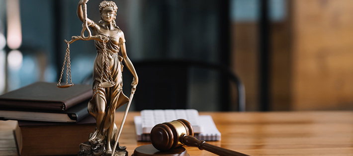 Letting agent Newton-le-Willows and Warrington discussing Renters’ Rights Bill changes with a landlord.