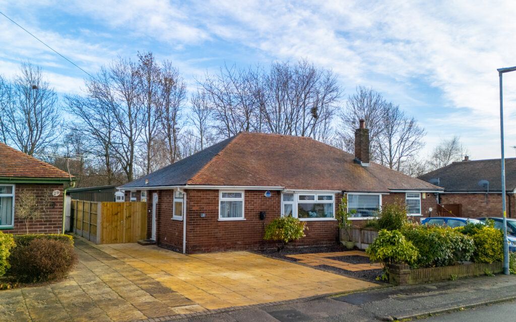 Beautifully Renovated 2 Bedroom Bungalow For Sale in Paddington, Warrington (WA1)