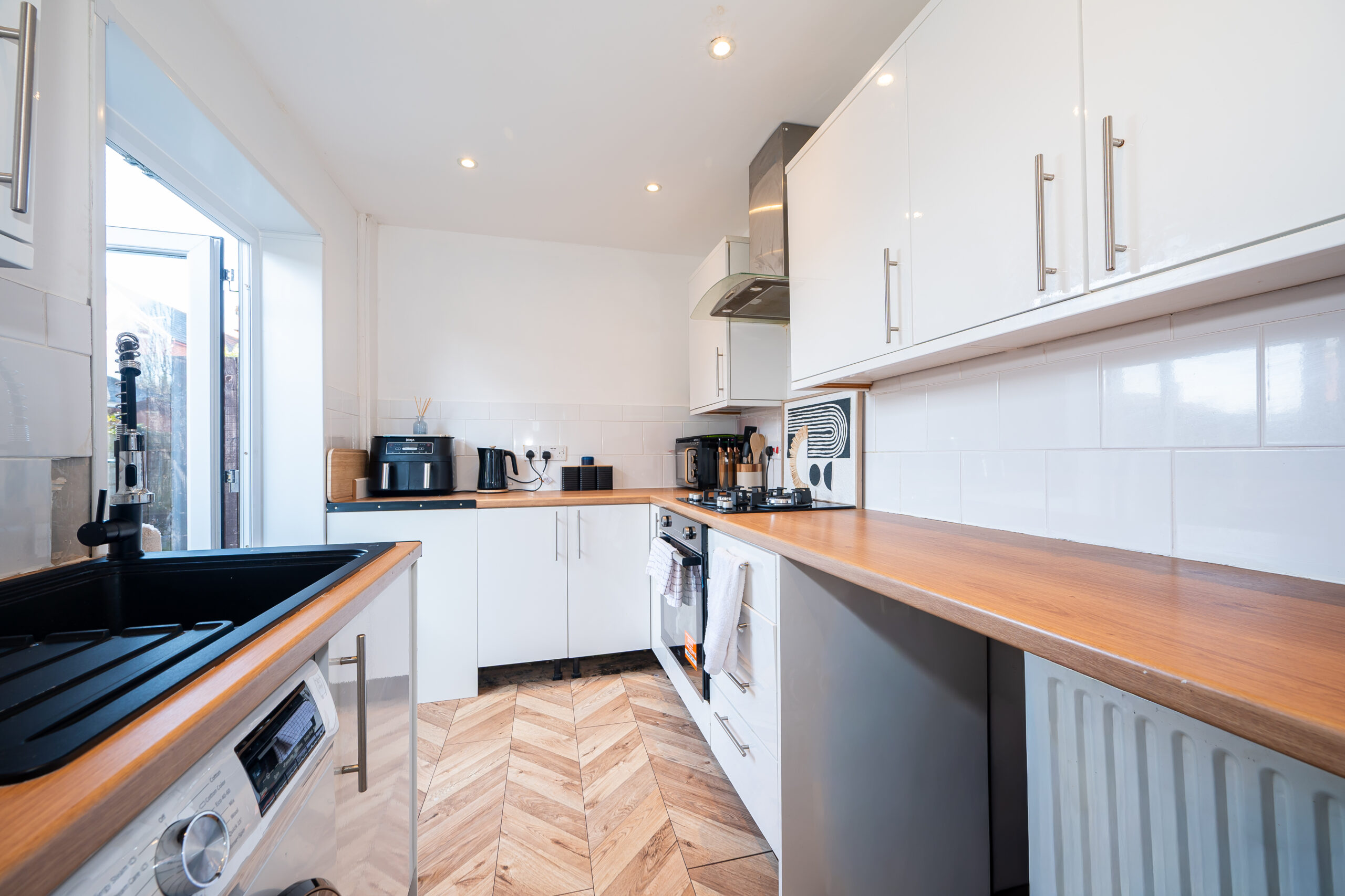 Beautifully Renovated 2 Bedroom Semi-Detached Home For Sale in Newton-le-Willows (WA12) Beautifully Renovated 2 Bedroom Semi-Detached Home For Sale in Newton-le-Willows (WA12)