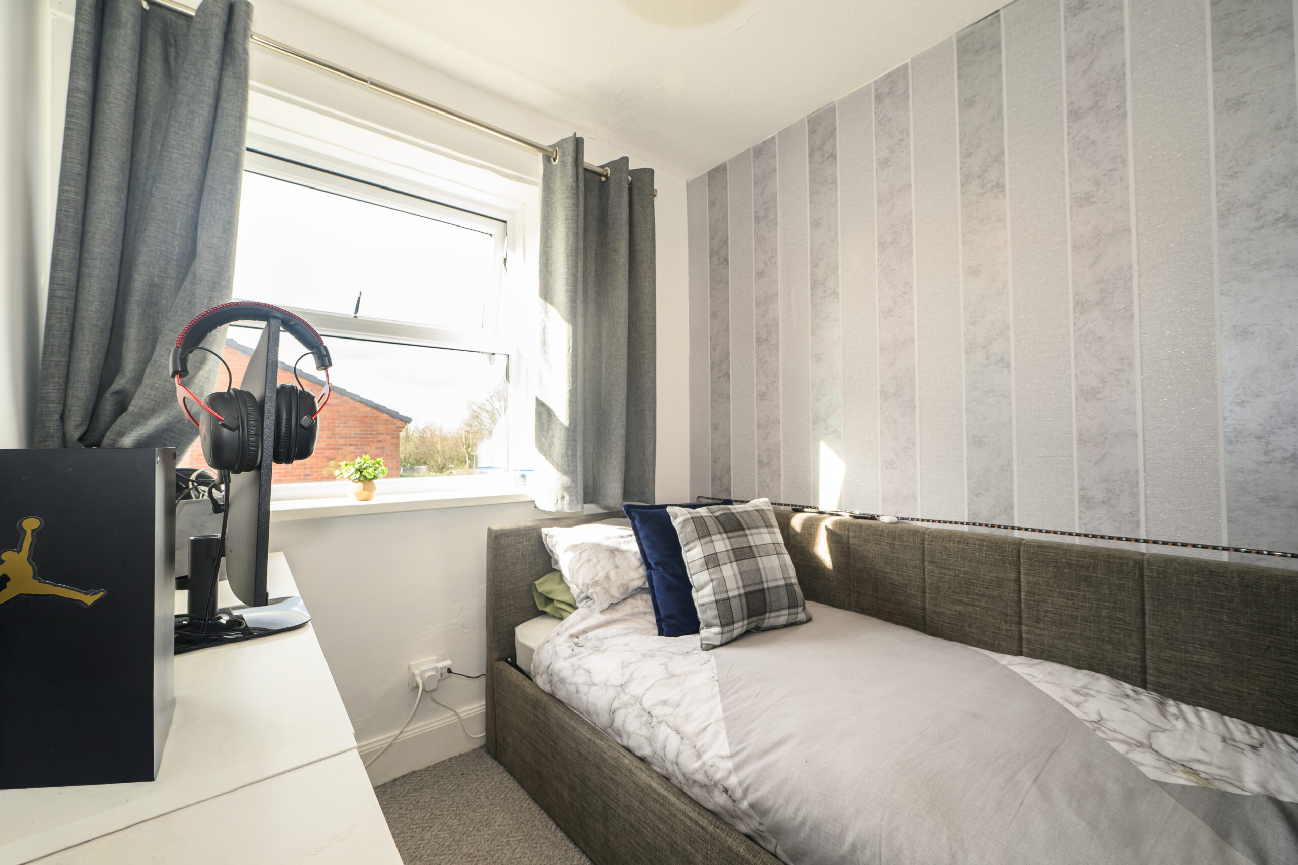 Beautifully Renovated 3 Bedroom Terraced Home For Sale in Newton-le-Willows (WA12) Beautifully Renovated 3 Bedroom Terraced Home For Sale in Newton-le-Willows (WA12)