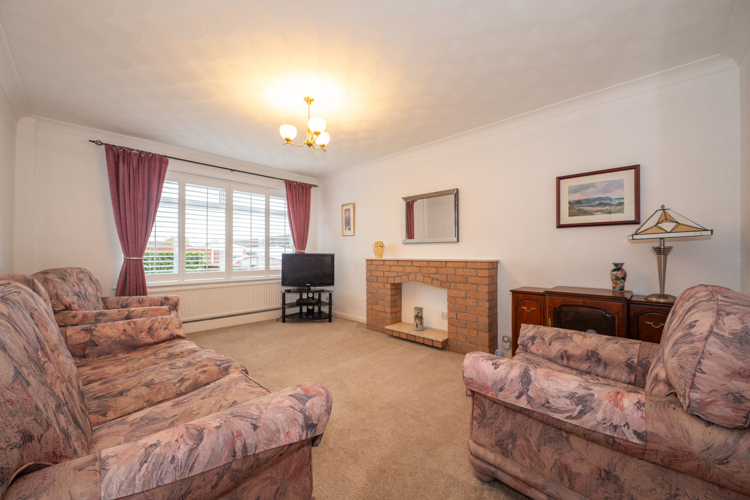 Beautifully Maintained 3 Bedroom Semi-Detached Home For Sale in Newton-Le-Willows (WA12) Beautifully Maintained 3 Bedroom Semi-Detached Home For Sale in Newton-Le-Willows (WA12)