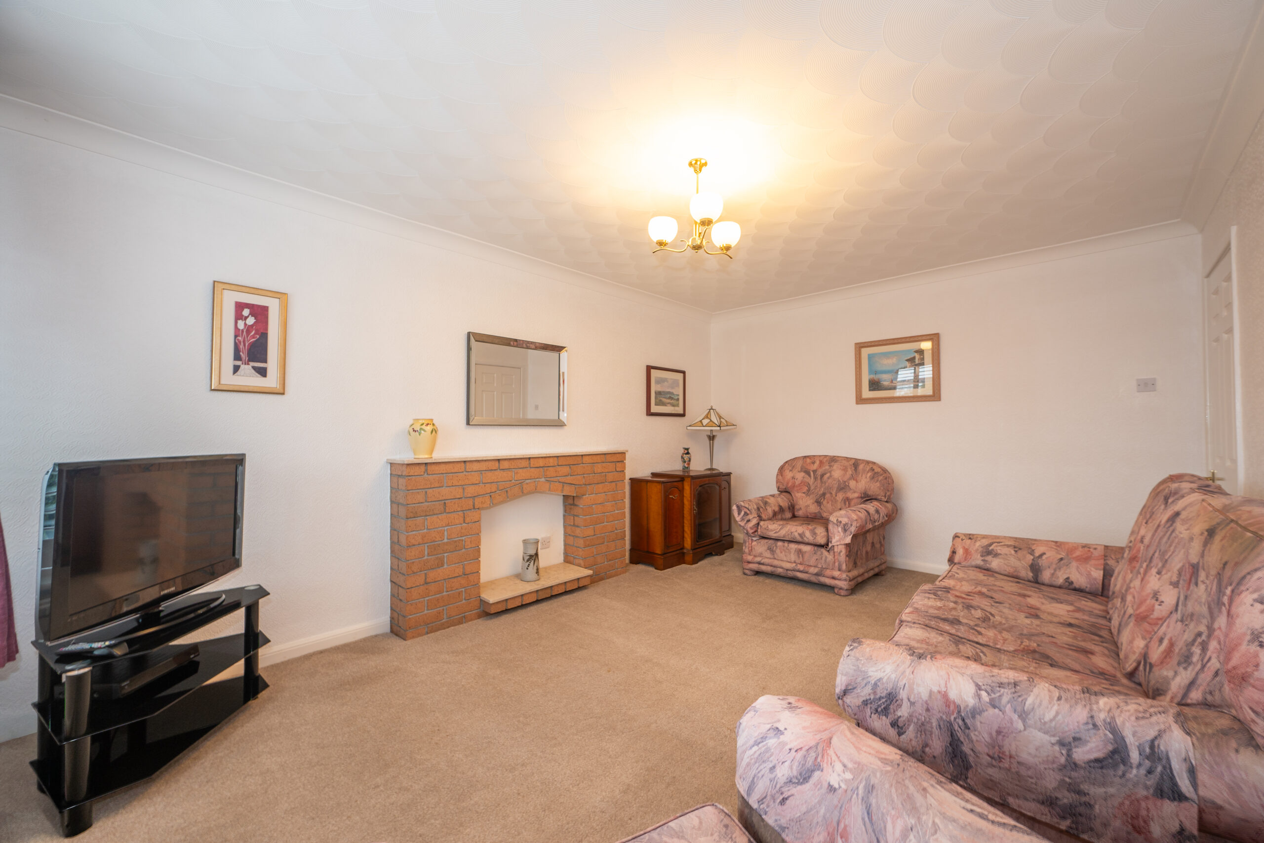 Beautifully Maintained 3 Bedroom Semi-Detached Home For Sale in Newton-Le-Willows (WA12) Beautifully Maintained 3 Bedroom Semi-Detached Home For Sale in Newton-Le-Willows (WA12)