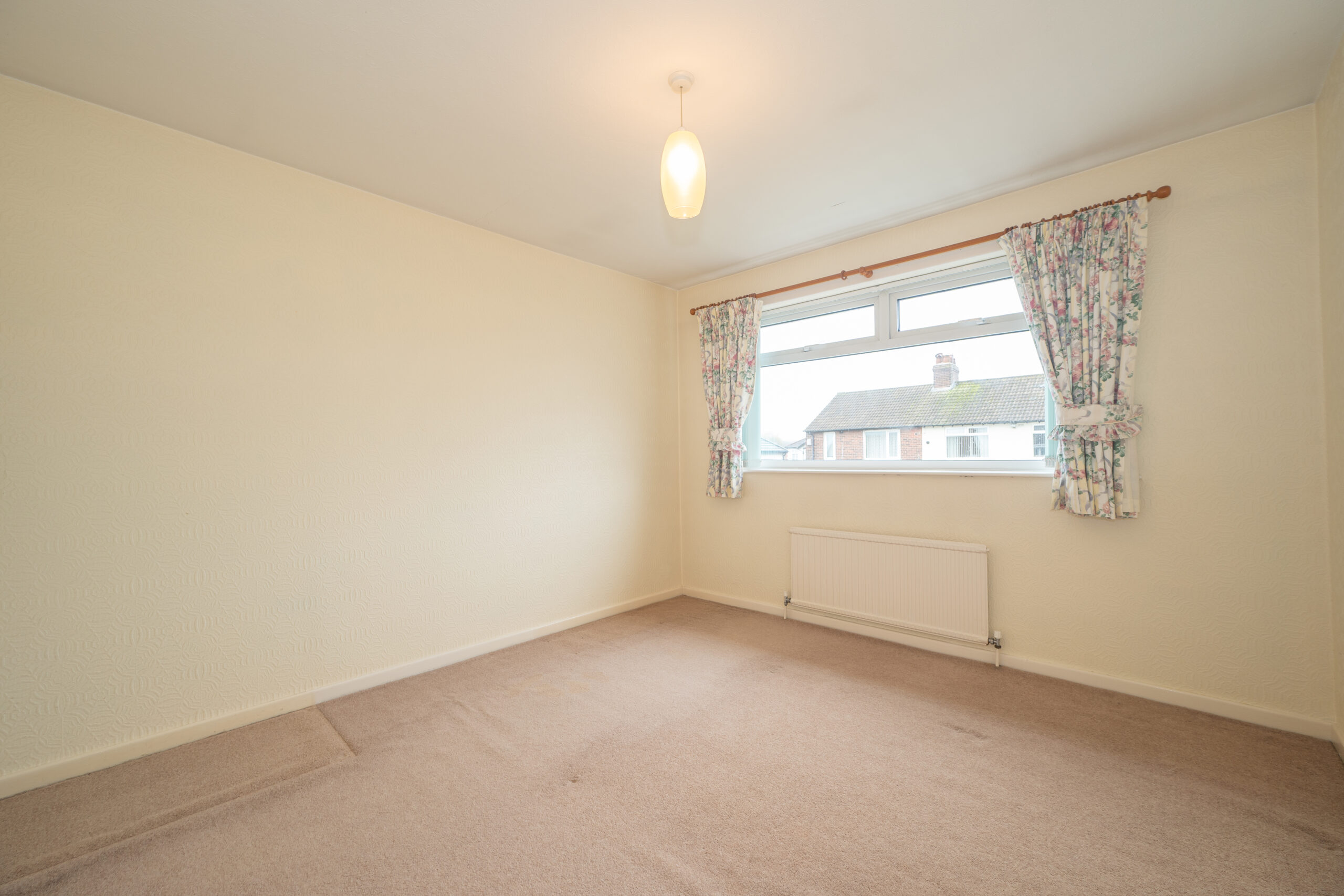 Beautifully Maintained 3 Bedroom Semi-Detached Home For Sale in Newton-Le-Willows (WA12) Beautifully Maintained 3 Bedroom Semi-Detached Home For Sale in Newton-Le-Willows (WA12)