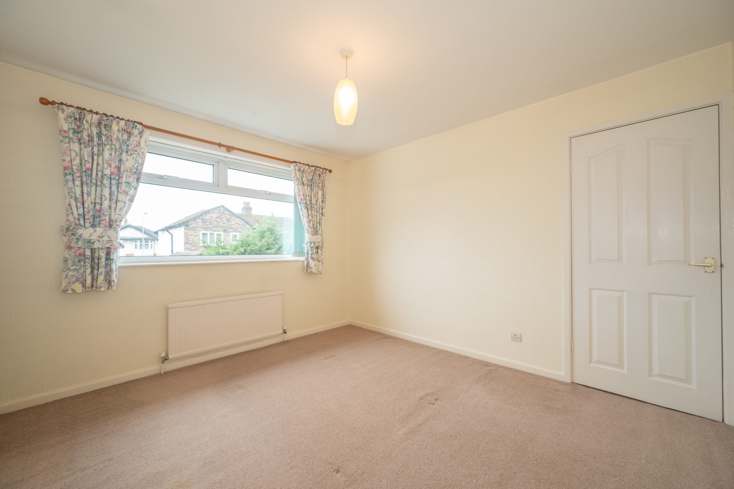 Beautifully Maintained 3 Bedroom Semi-Detached Home For Sale in Newton-Le-Willows (WA12) Beautifully Maintained 3 Bedroom Semi-Detached Home For Sale in Newton-Le-Willows (WA12)