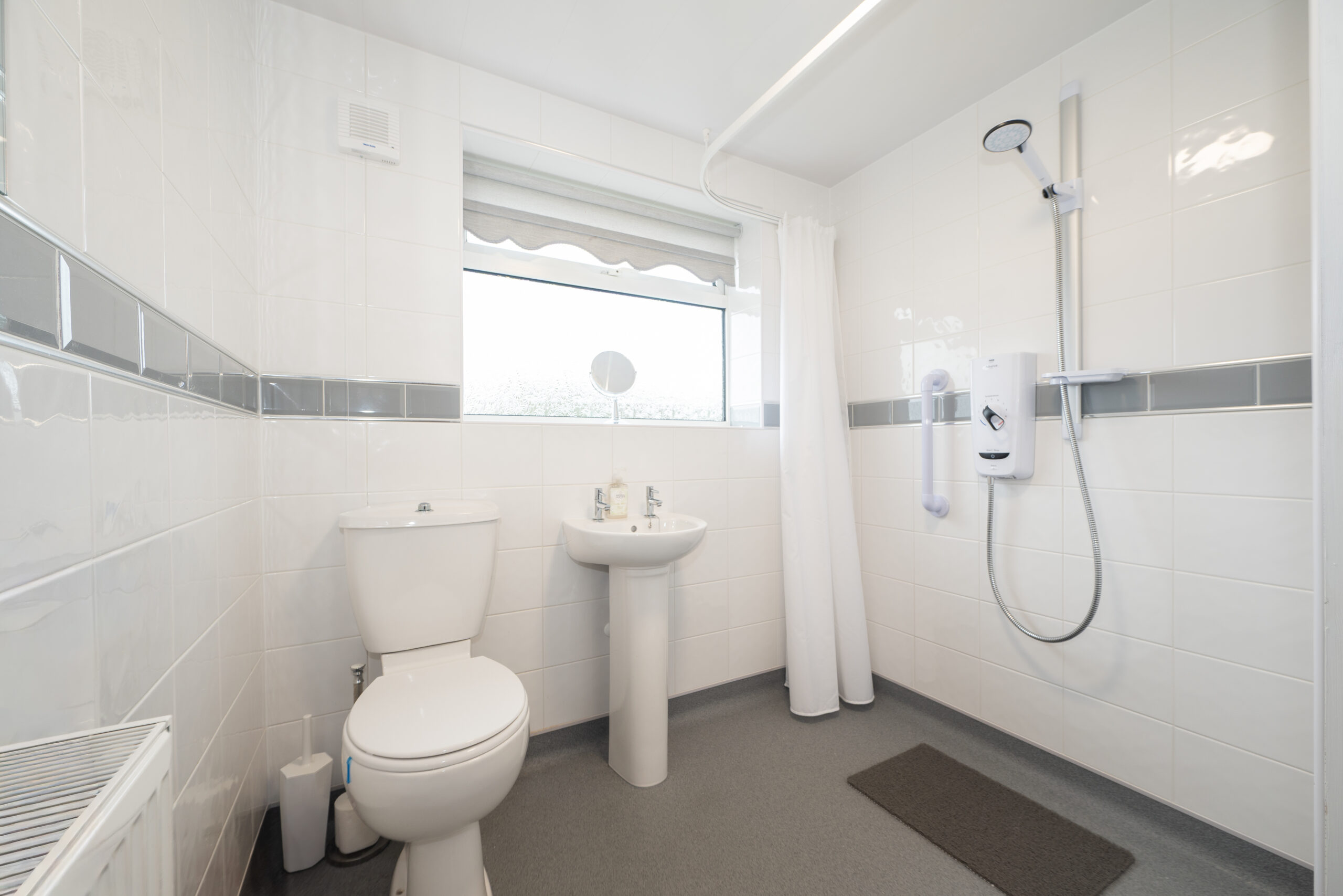 Beautifully Maintained 3 Bedroom Semi-Detached Home For Sale in Newton-Le-Willows (WA12) Beautifully Maintained 3 Bedroom Semi-Detached Home For Sale in Newton-Le-Willows (WA12)