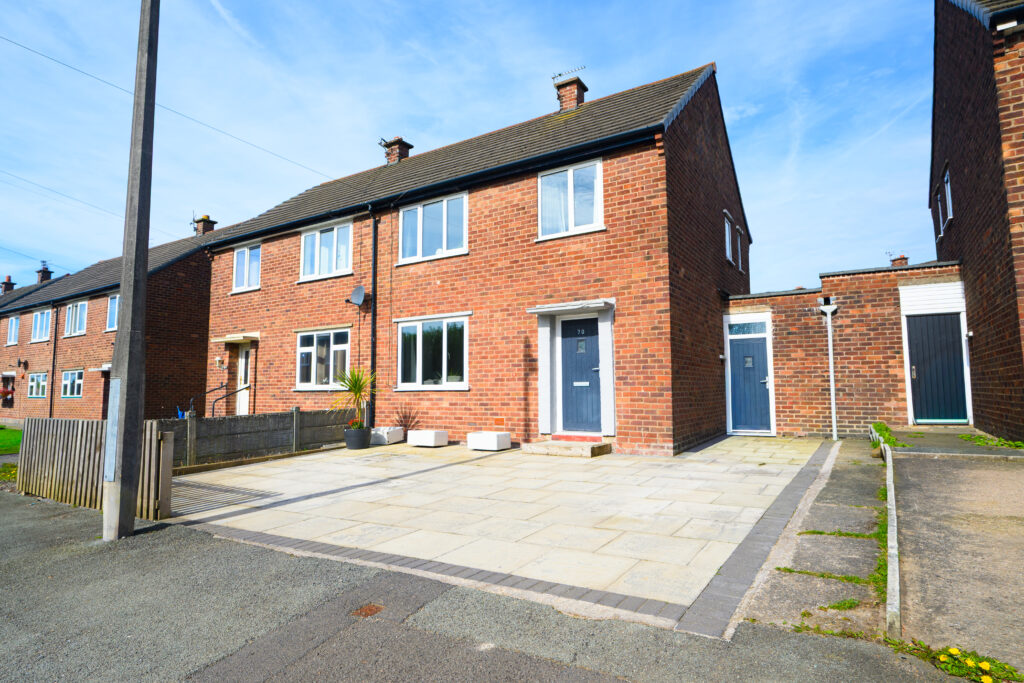 3 Bedroom Semi-Detached Family Home for Sale in Newton-le-Willows (WA12)