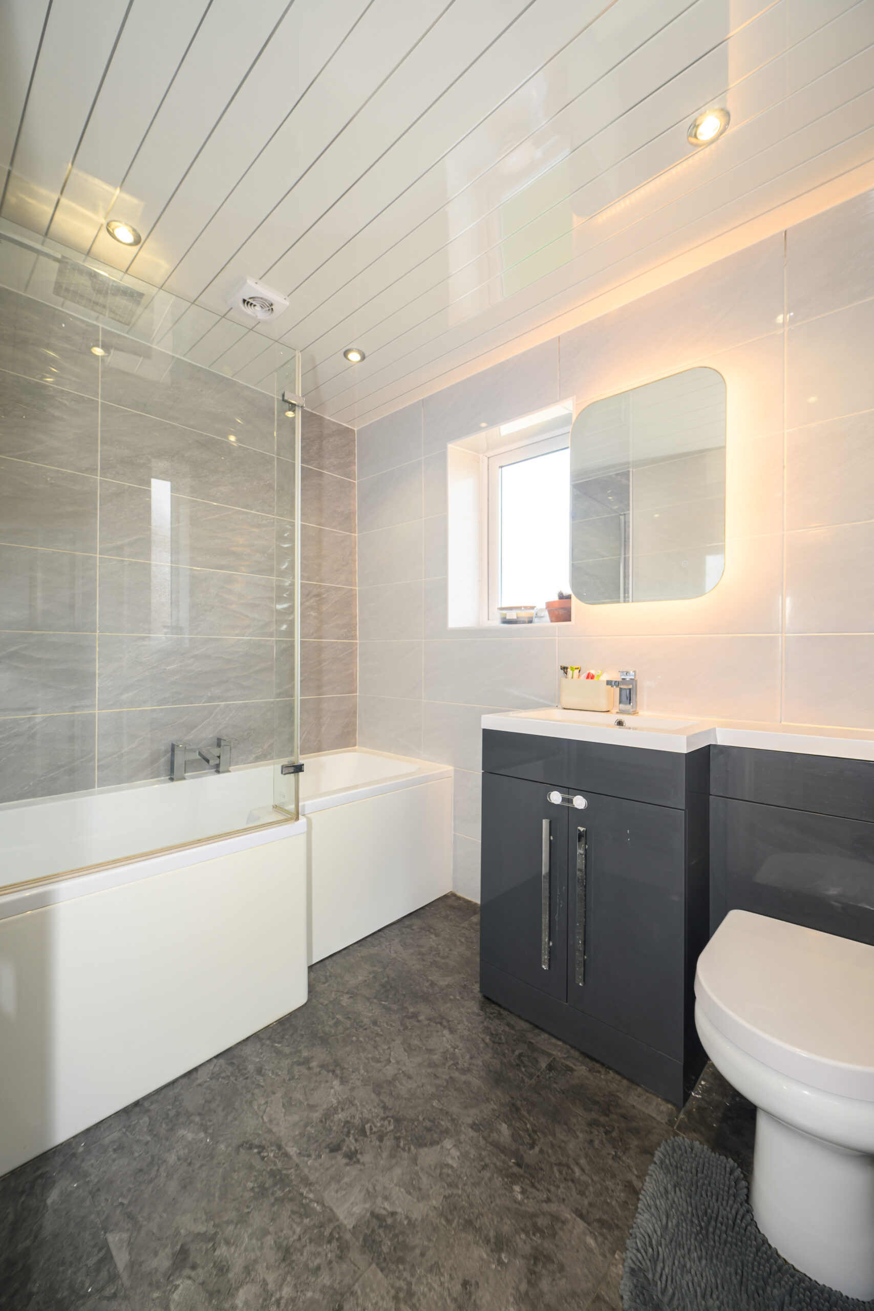 3 Bedroom Semi-Detached Family Home for Sale in Newton-le-Willows (WA12) 3 Bedroom Semi-Detached Family Home for Sale in Newton-le-Willows (WA12)