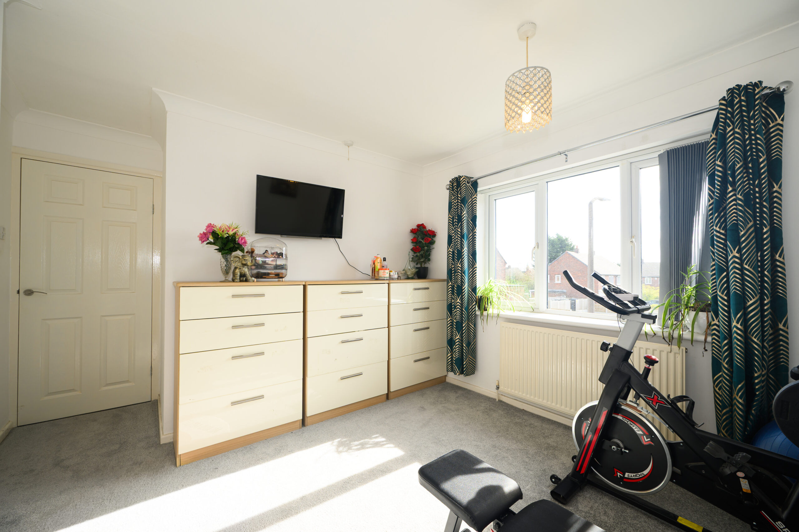 3 Bedroom Semi-Detached Family Home for Sale in Newton-le-Willows (WA12) 3 Bedroom Semi-Detached Family Home for Sale in Newton-le-Willows (WA12)