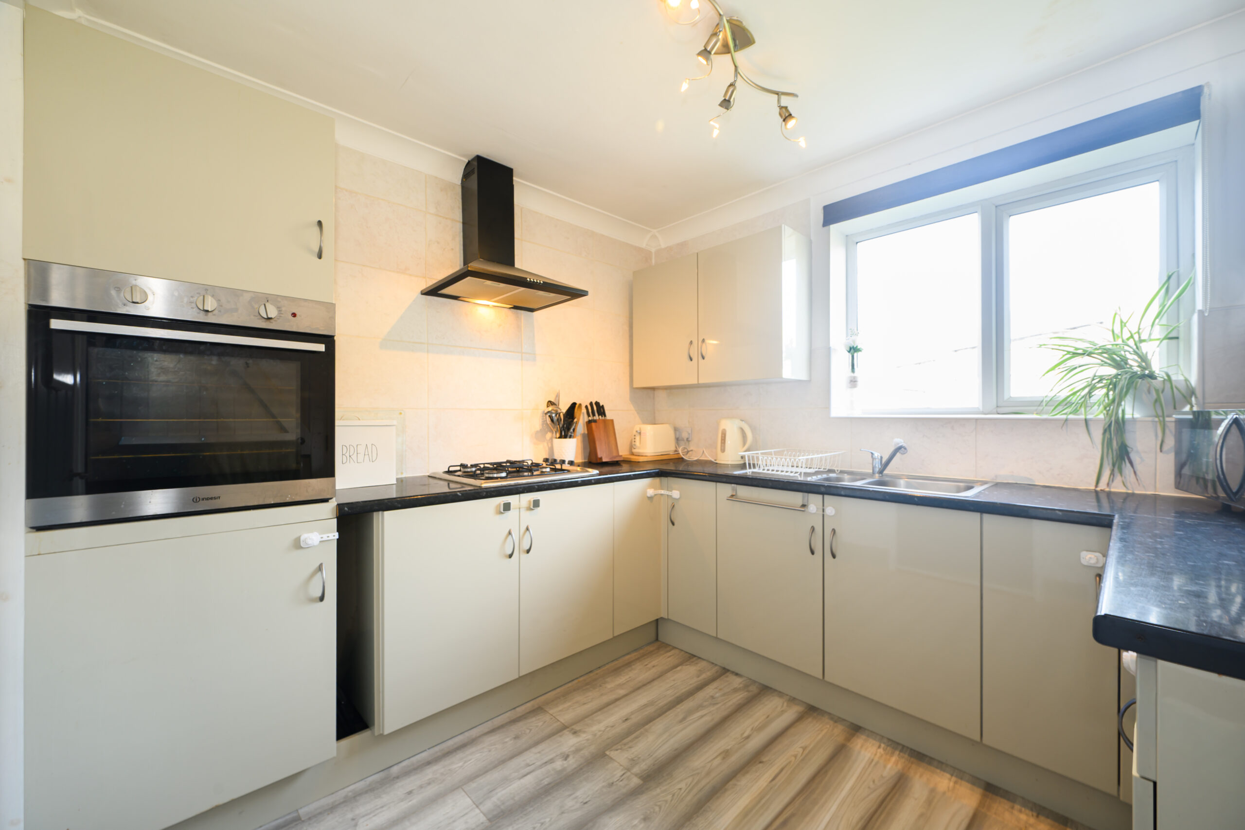 3 Bedroom Semi-Detached Family Home for Sale in Newton-le-Willows (WA12) 3 Bedroom Semi-Detached Family Home for Sale in Newton-le-Willows (WA12)