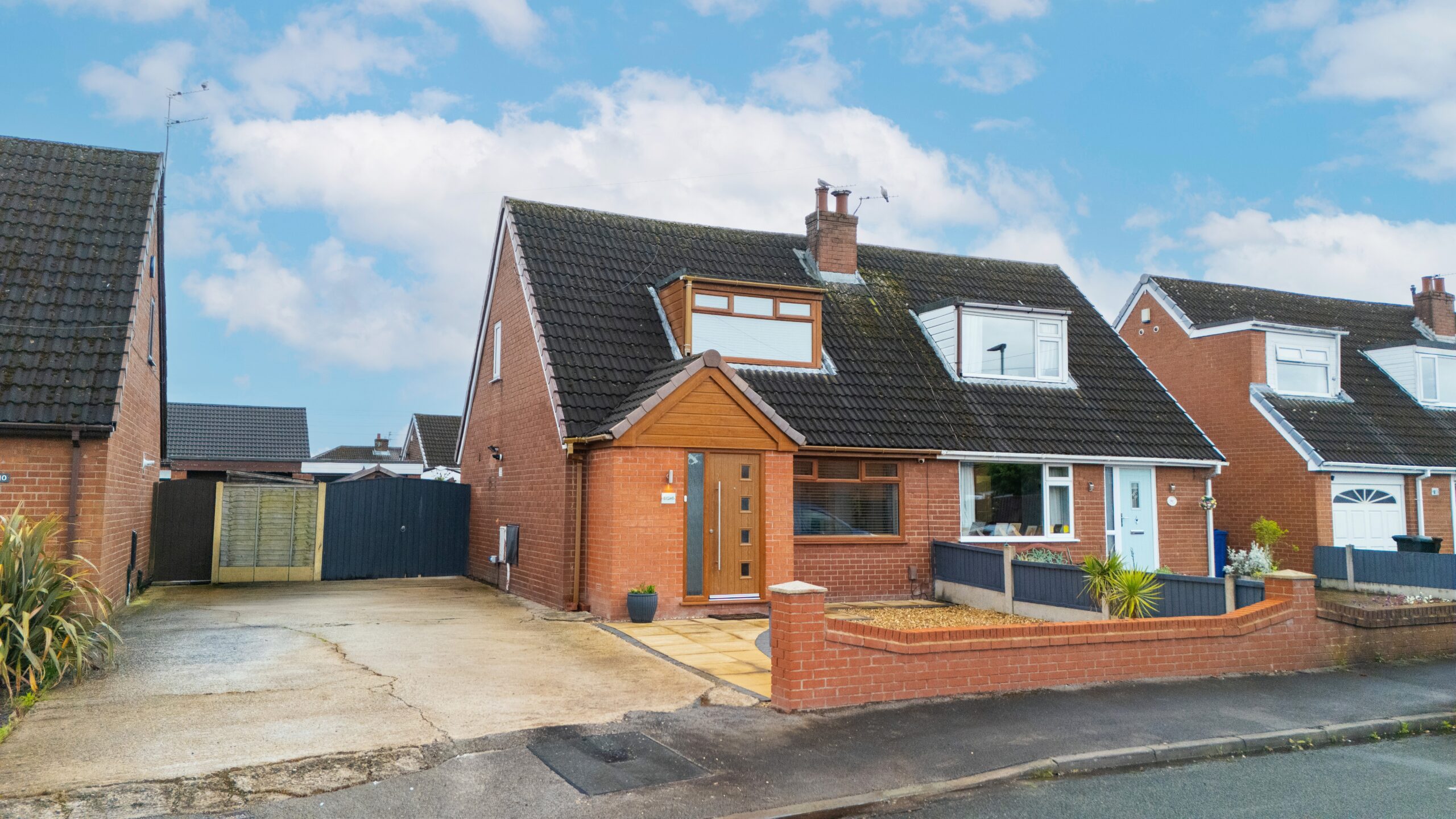 Immaculate 2 Bedroom Semi-Detached Property For Sale in Lowton (WA3) Immaculate 2 Bedroom Semi-Detached Property For Sale in Lowton (WA3)