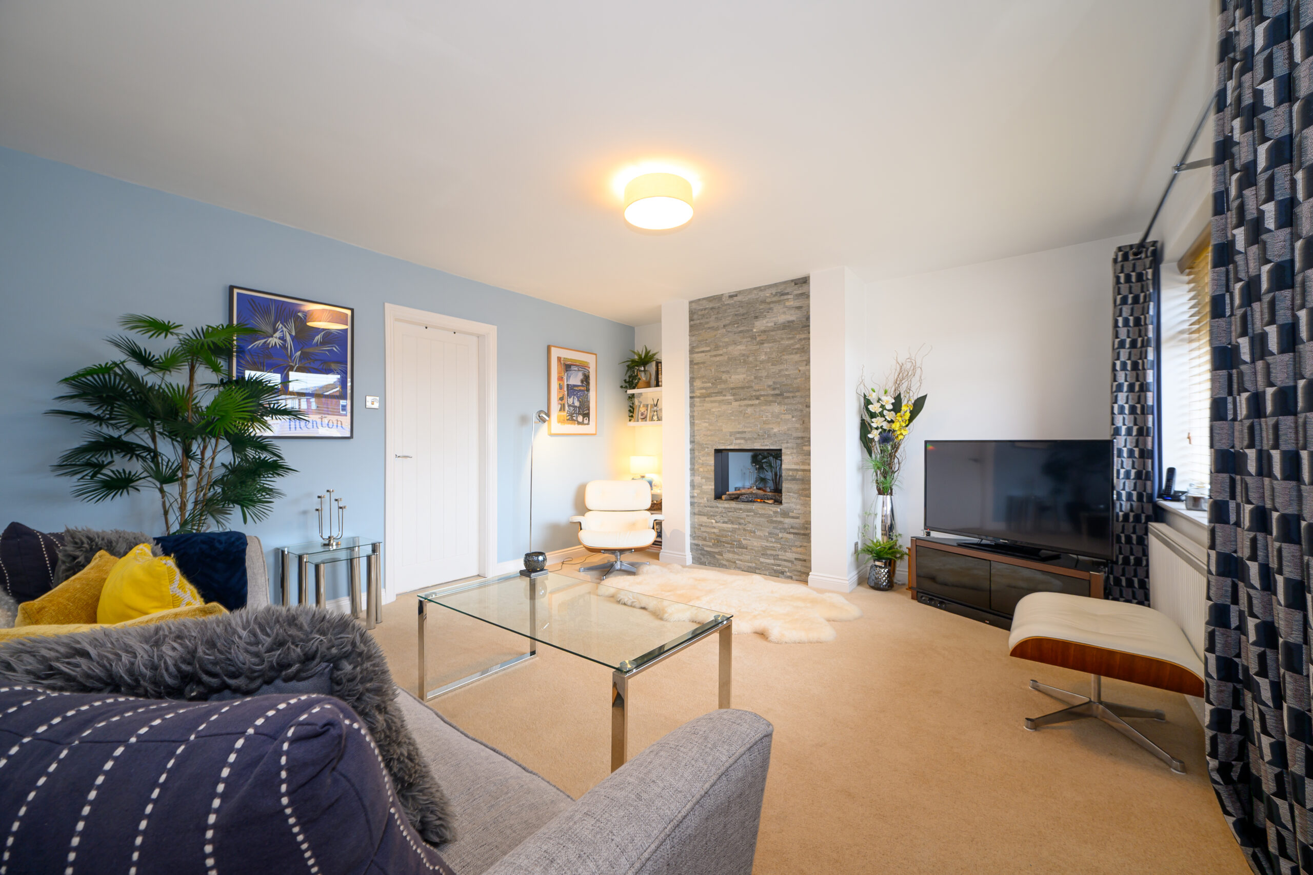Immaculate 2 Bedroom Semi-Detached Property For Sale in Lowton (WA3) Immaculate 2 Bedroom Semi-Detached Property For Sale in Lowton (WA3)