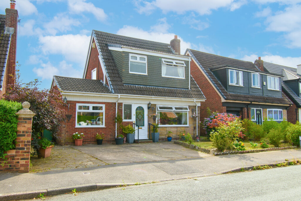 3 Bedroom Detached House For Sale In Lowton (WA3)