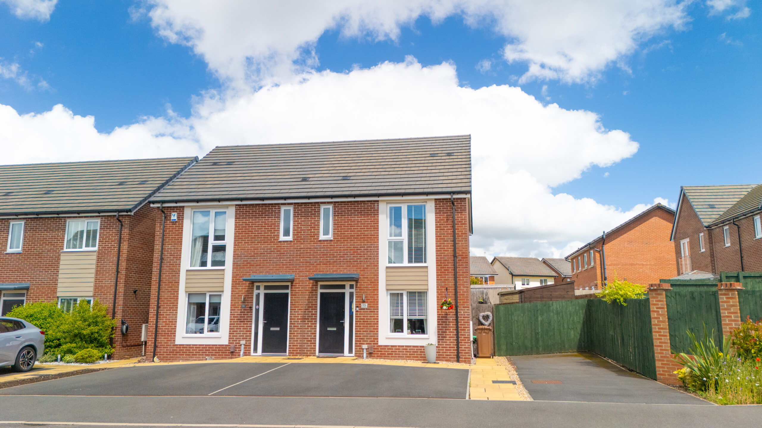 Spacious 3 Bedroom Semi-Detached Property for Sale in Newton-le-Willows (WA12) Spacious 3 Bedroom Semi-Detached Property for Sale in Newton-le-Willows (WA12)