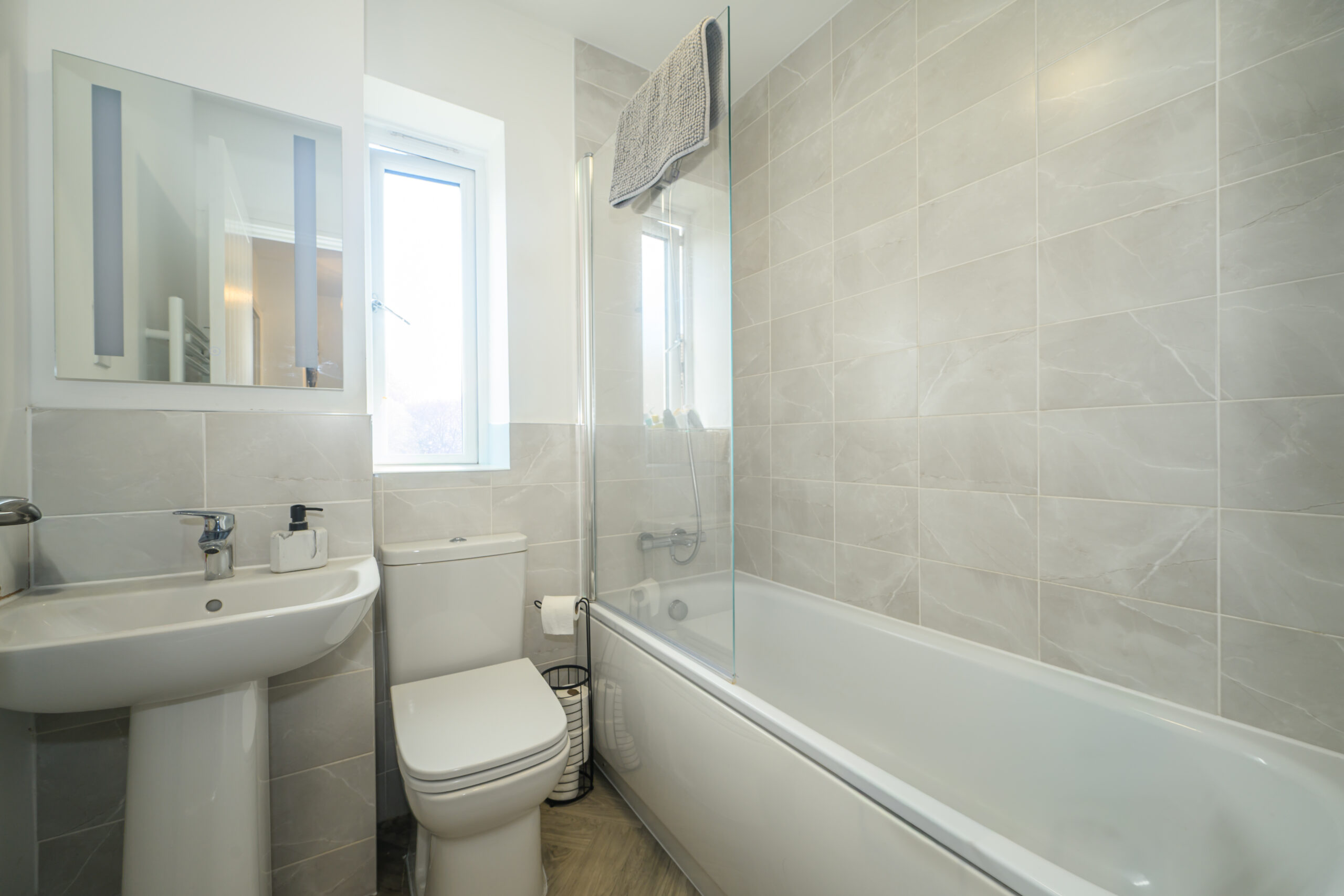 Spacious 3 Bedroom Semi-Detached Property for Sale in Newton-le-Willows (WA12) Spacious 3 Bedroom Semi-Detached Property for Sale in Newton-le-Willows (WA12)