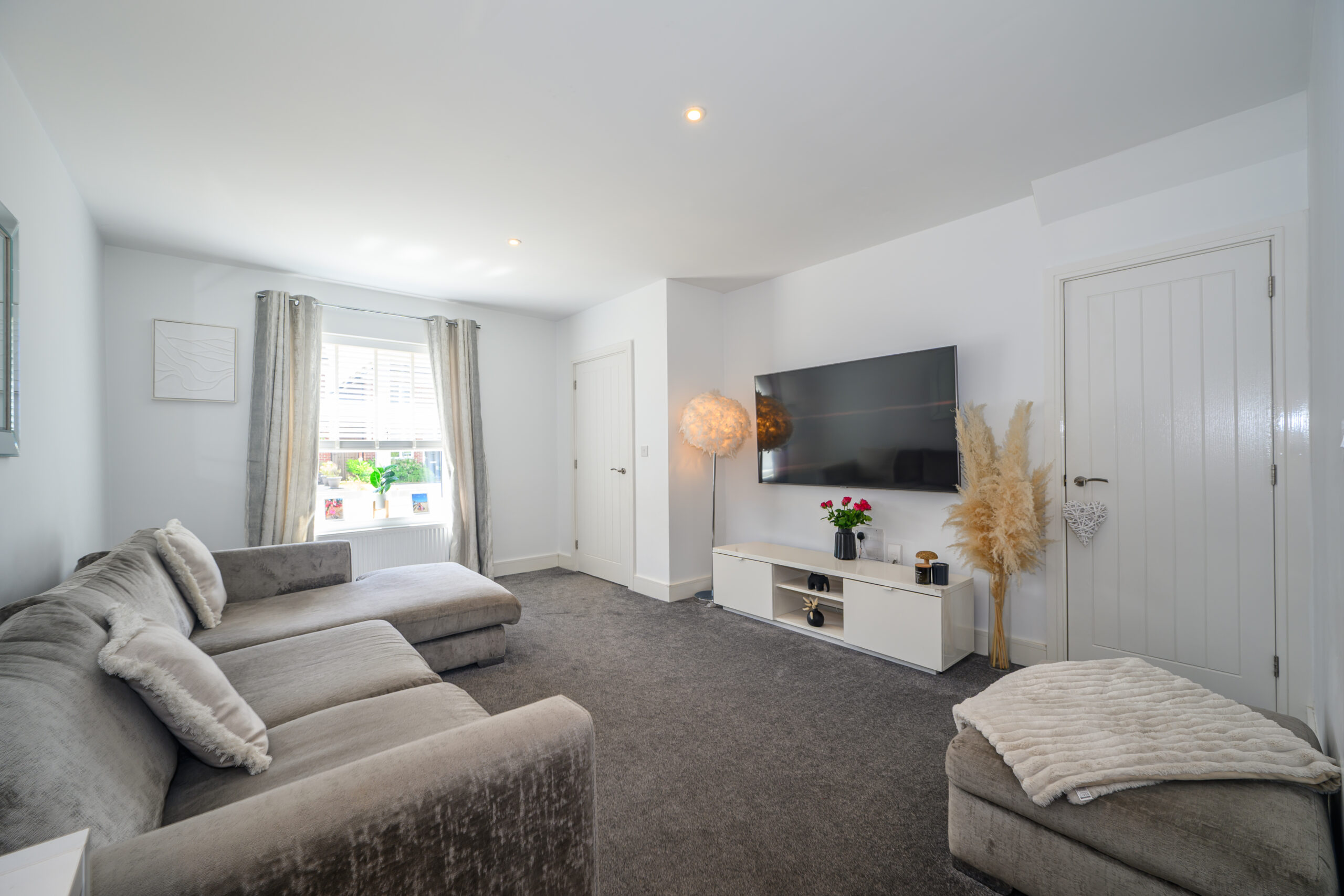 Spacious 3 Bedroom Semi-Detached Property for Sale in Newton-le-Willows (WA12) Spacious 3 Bedroom Semi-Detached Property for Sale in Newton-le-Willows (WA12)