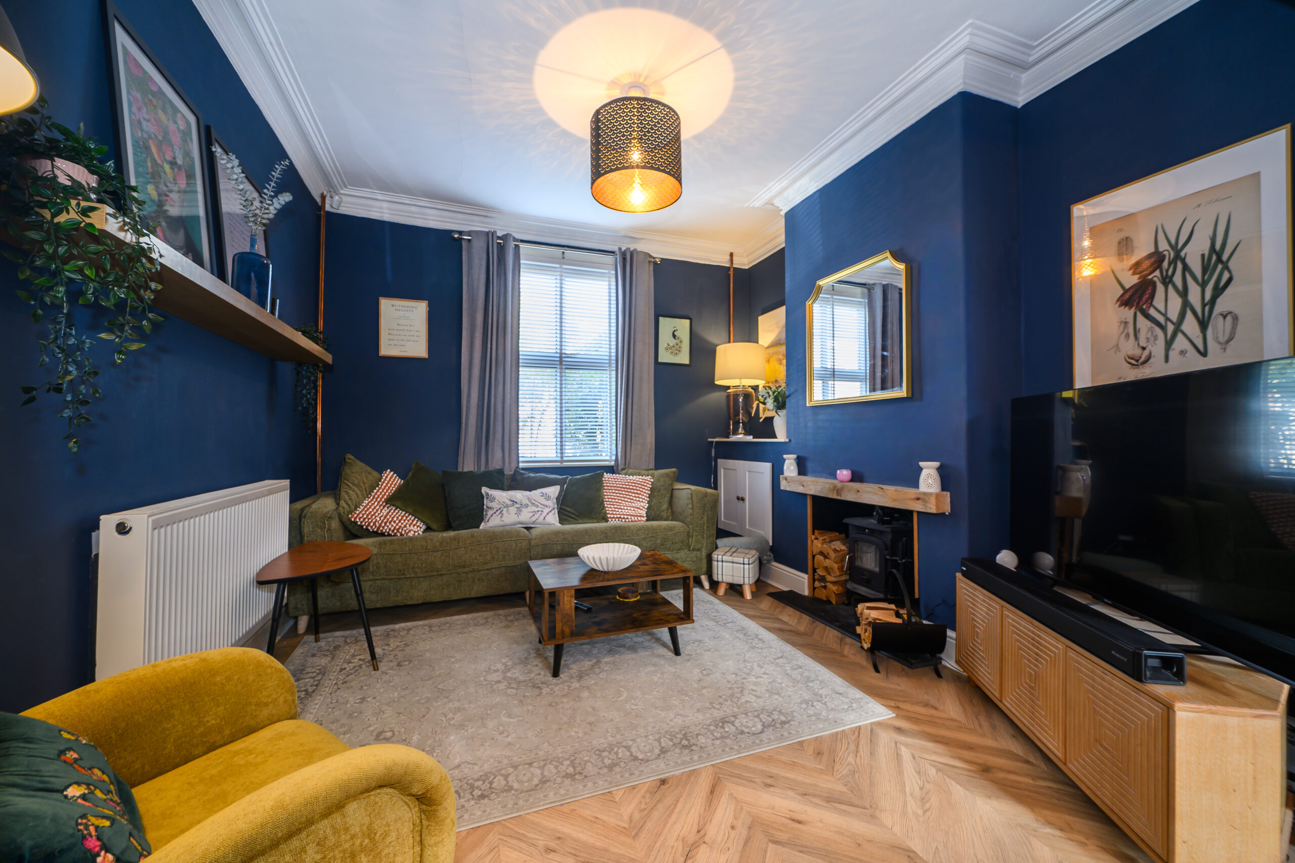 Beautifully Presented 2/3 Bedroom Semi-Detached Home For Sale in Newton-le-Willows (WA12) Beautifully Presented 2/3 Bedroom Semi-Detached Home For Sale in Newton-le-Willows (WA12)