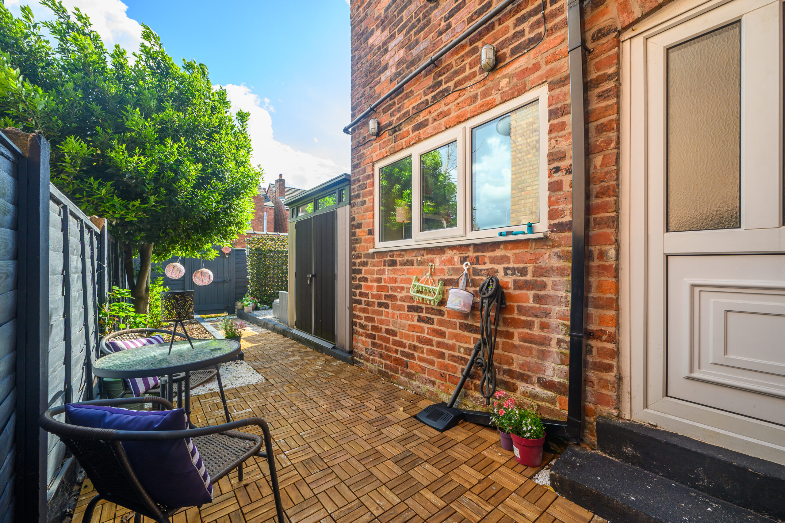 Beautifully Presented 2/3 Bedroom Semi-Detached Home For Sale in Newton-le-Willows (WA12) Beautifully Presented 2/3 Bedroom Semi-Detached Home For Sale in Newton-le-Willows (WA12)