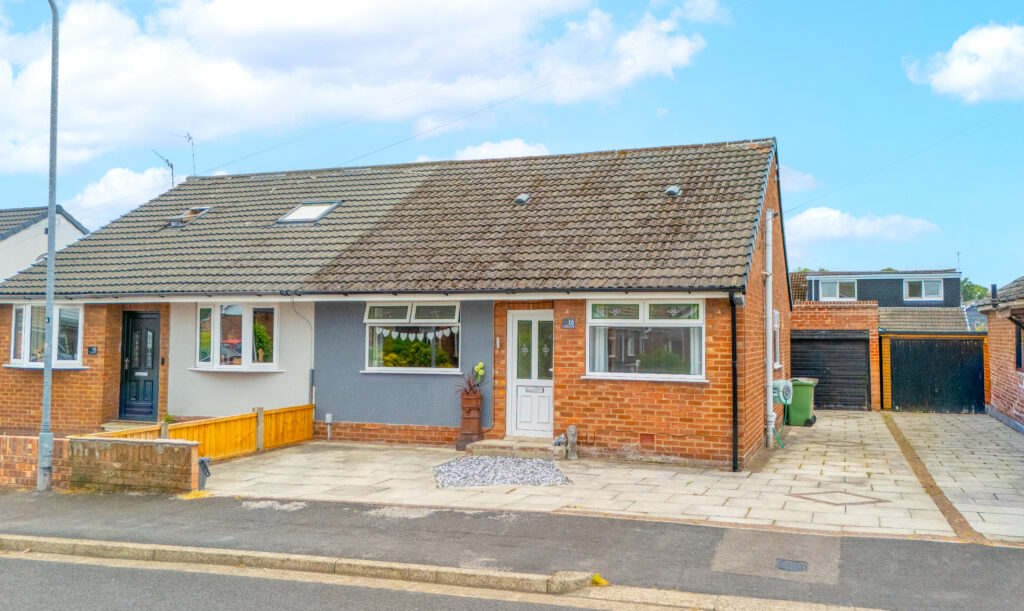 Well-Presented 3-Bedroom Semi-Detached Bungalow for Sale in Newton-Le-Willows (WA12)