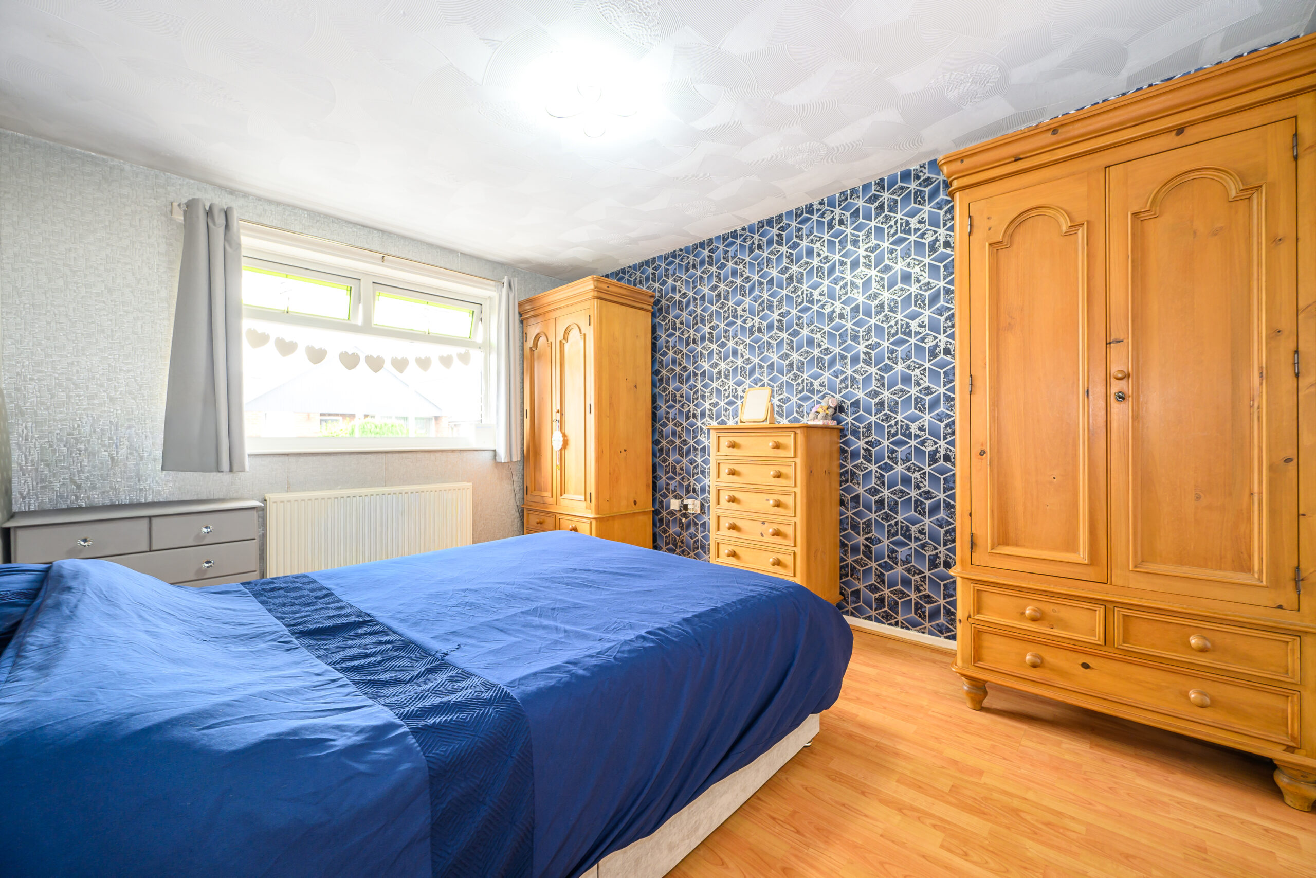 Well-Presented 3-Bedroom Semi-Detached Bungalow for Sale in Newton-Le-Willows (WA12) Well-Presented 3-Bedroom Semi-Detached Bungalow for Sale in Newton-Le-Willows (WA12)