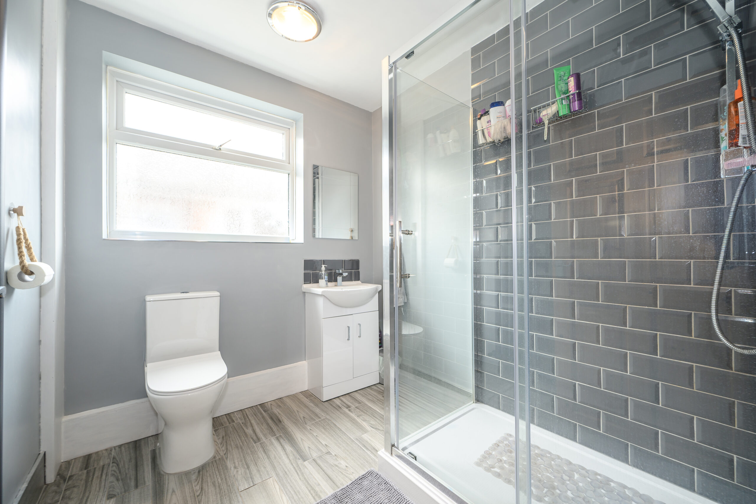 Well-Presented 3-Bedroom Semi-Detached Bungalow for Sale in Newton-Le-Willows (WA12) Well-Presented 3-Bedroom Semi-Detached Bungalow for Sale in Newton-Le-Willows (WA12)