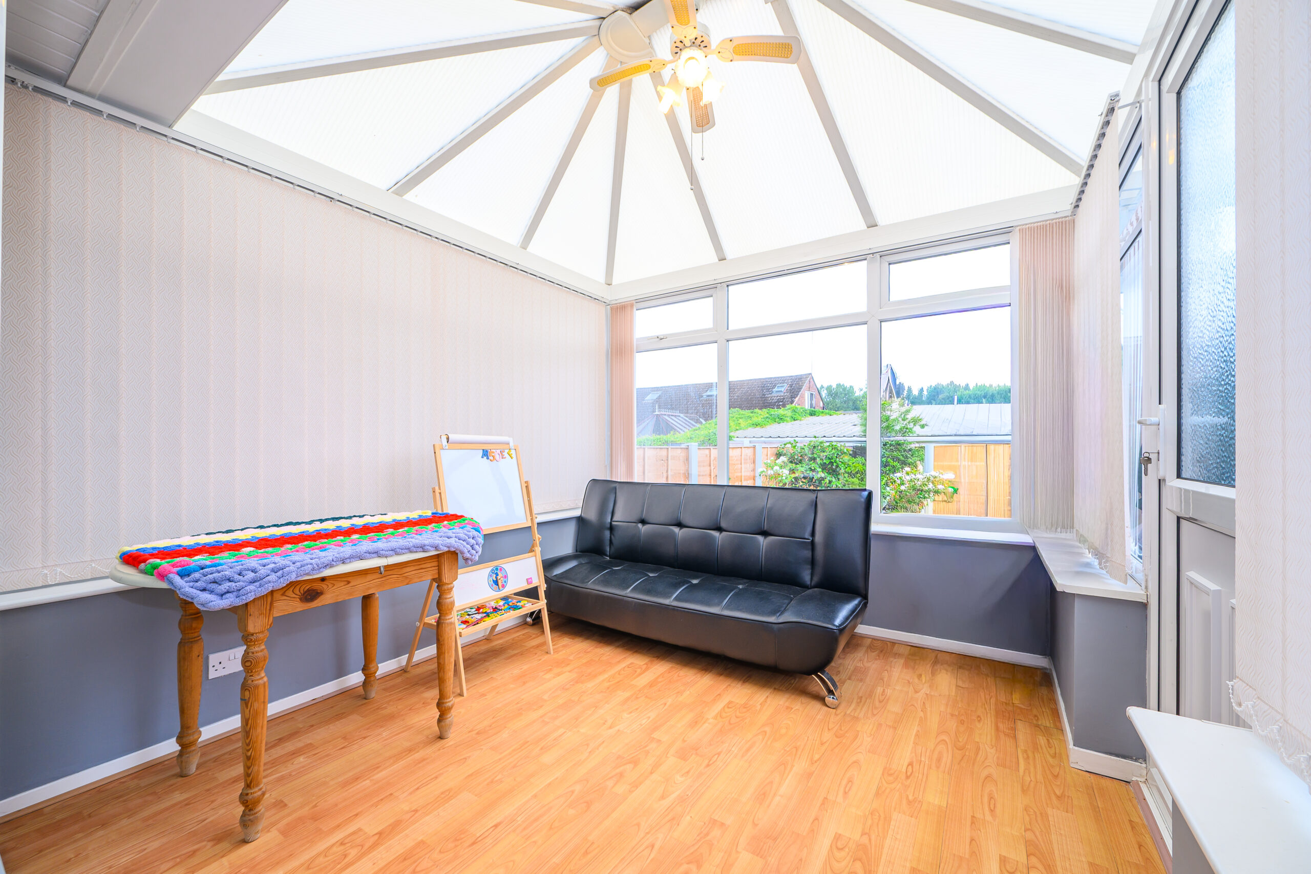 Well-Presented 3-Bedroom Semi-Detached Bungalow for Sale in Newton-Le-Willows (WA12) Well-Presented 3-Bedroom Semi-Detached Bungalow for Sale in Newton-Le-Willows (WA12)