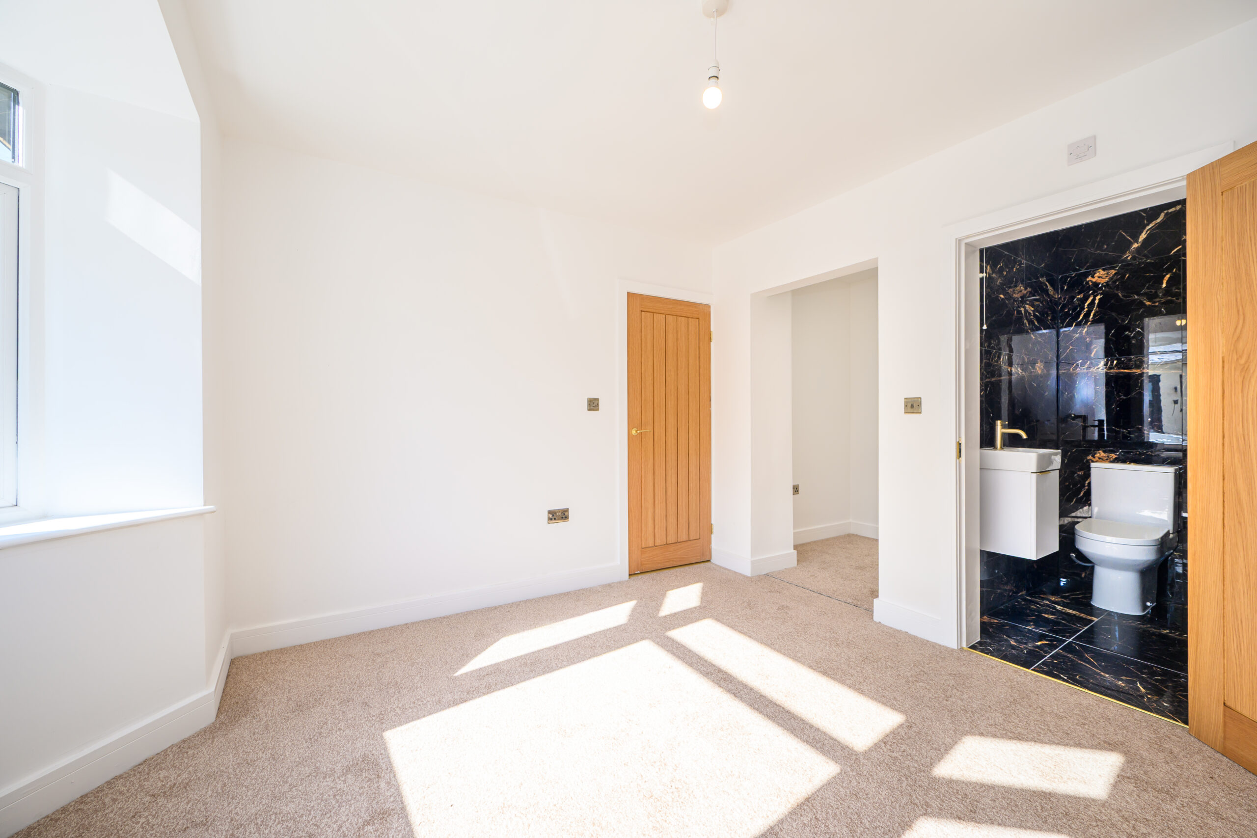 Stunning Fully Renovated 3-Bedroom Bungalow For Sale in Winwick, Warrington (WA2) Stunning Fully Renovated 3-Bedroom Bungalow For Sale in Winwick, Warrington (WA2)