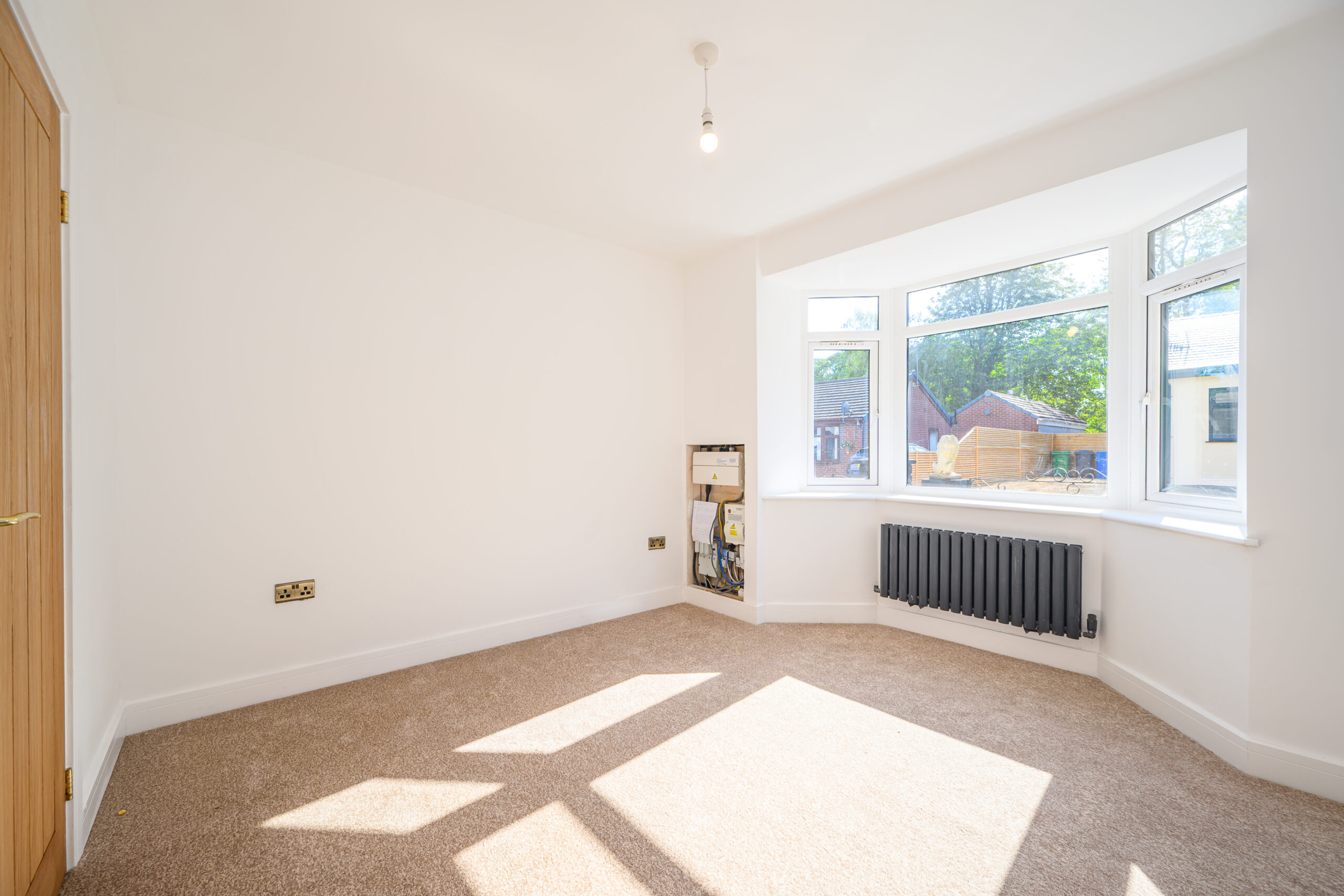 Stunning Fully Renovated 3-Bedroom Bungalow For Sale in Winwick, Warrington (WA2) Stunning Fully Renovated 3-Bedroom Bungalow For Sale in Winwick, Warrington (WA2)