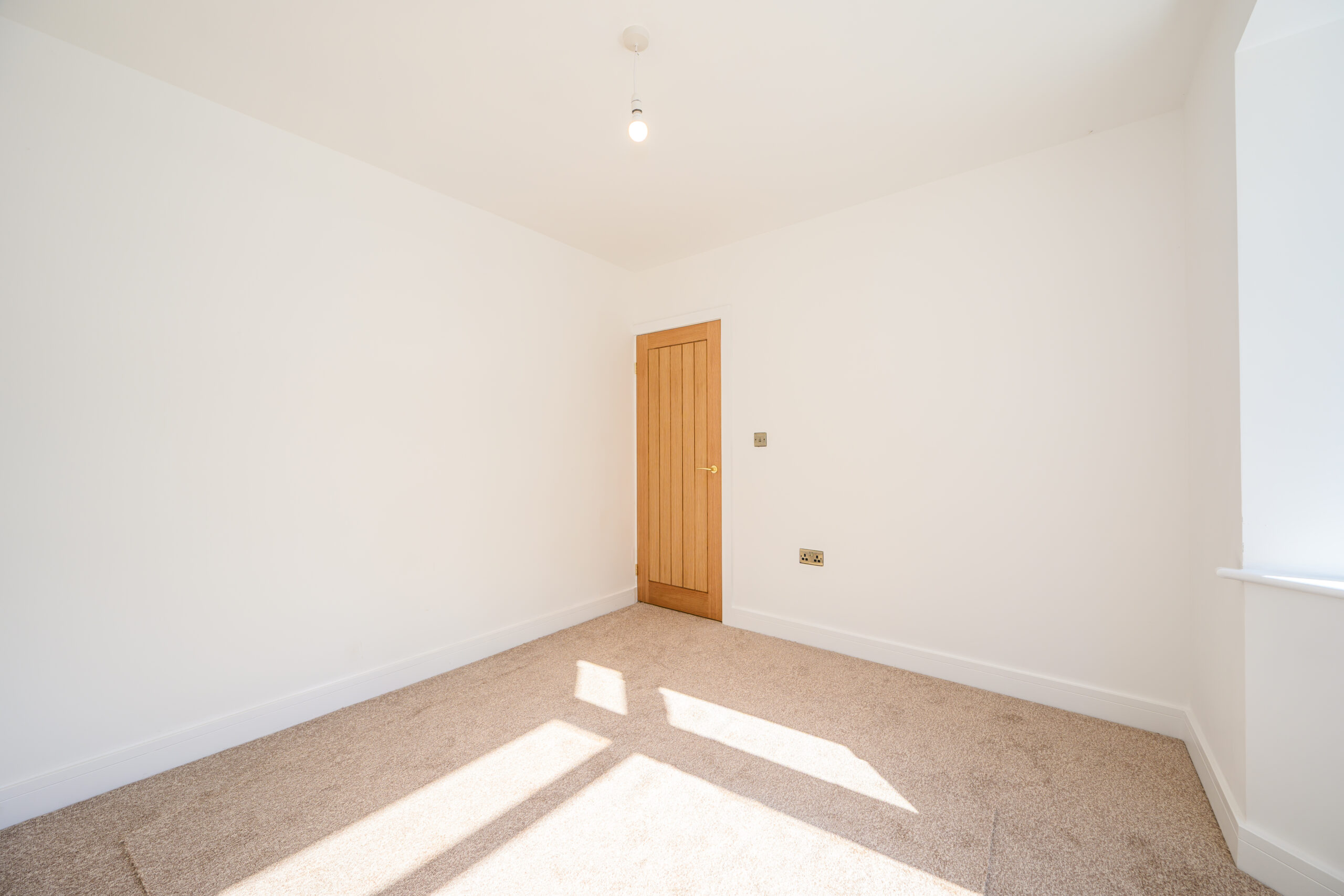 Stunning Fully Renovated 3-Bedroom Bungalow For Sale in Winwick, Warrington (WA2) Stunning Fully Renovated 3-Bedroom Bungalow For Sale in Winwick, Warrington (WA2)
