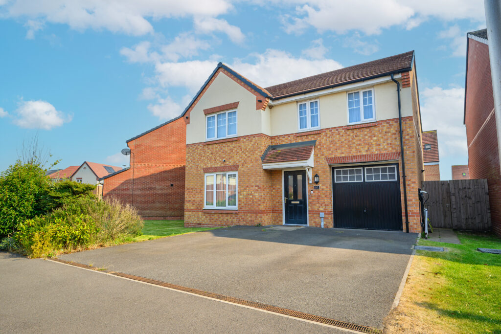 Spacious 4 Bedroom Detached Family Home For Sale in Golborne (WA3)