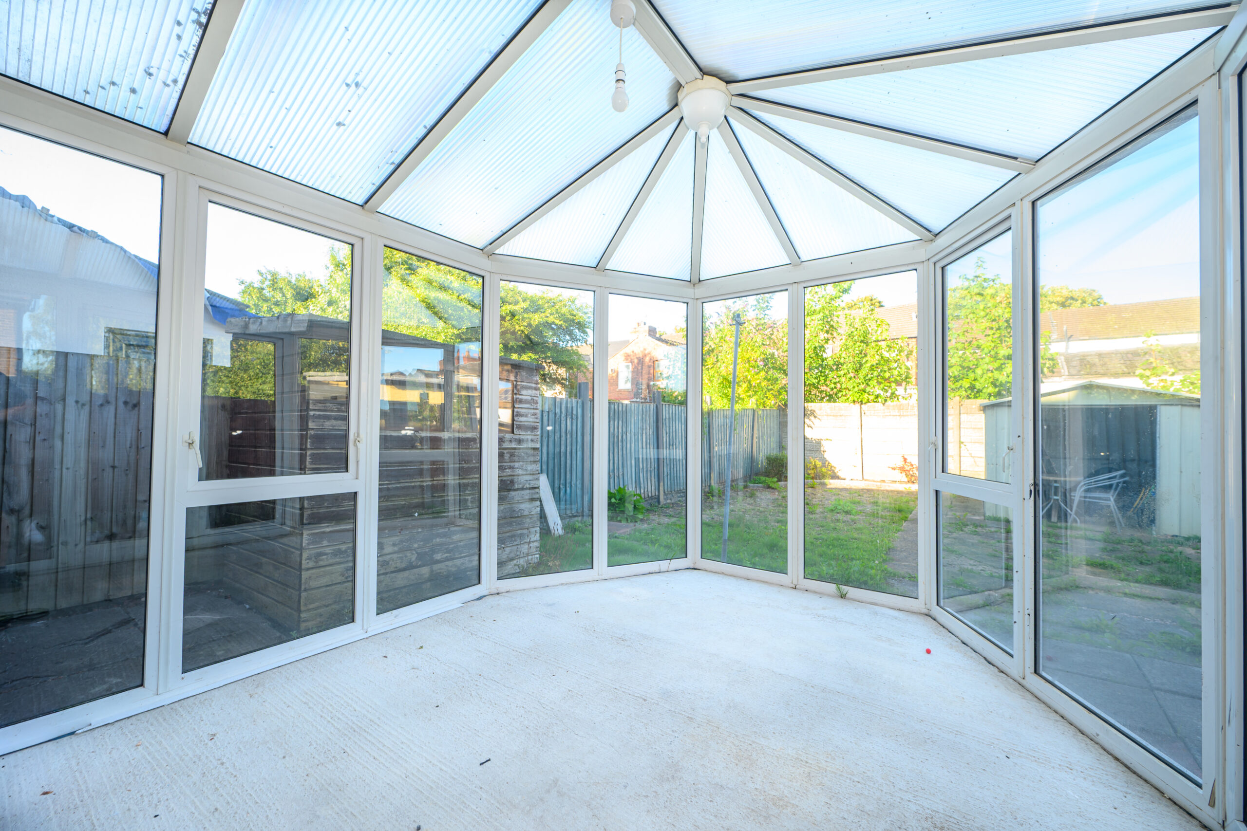 Beautifully Renovated 2-Bedroom Semi-Detached Home for Sale in Newton-Le-Willows (WA12) Beautifully Renovated 2-Bedroom Semi-Detached Home for Sale in Newton-Le-Willows (WA12)