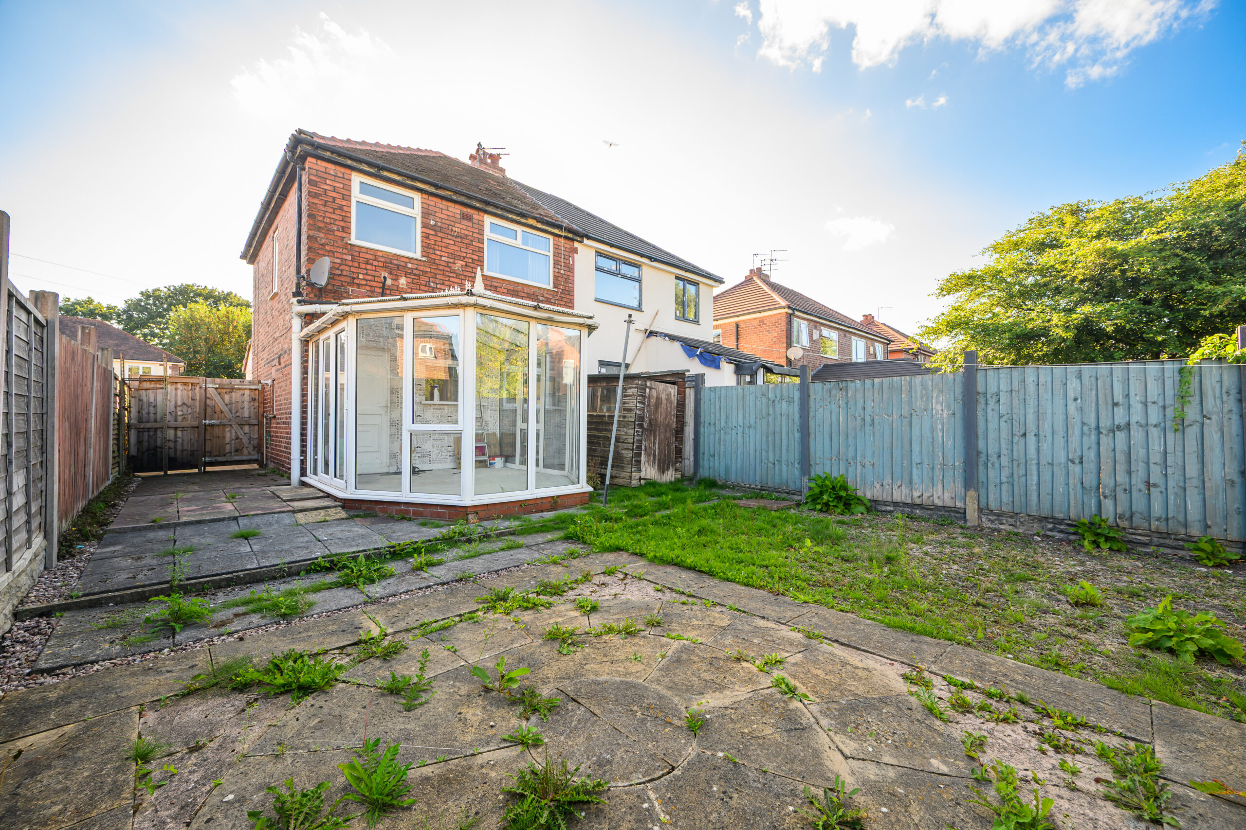 Beautifully Renovated 2-Bedroom Semi-Detached Home for Sale in Newton-Le-Willows (WA12) Beautifully Renovated 2-Bedroom Semi-Detached Home for Sale in Newton-Le-Willows (WA12)
