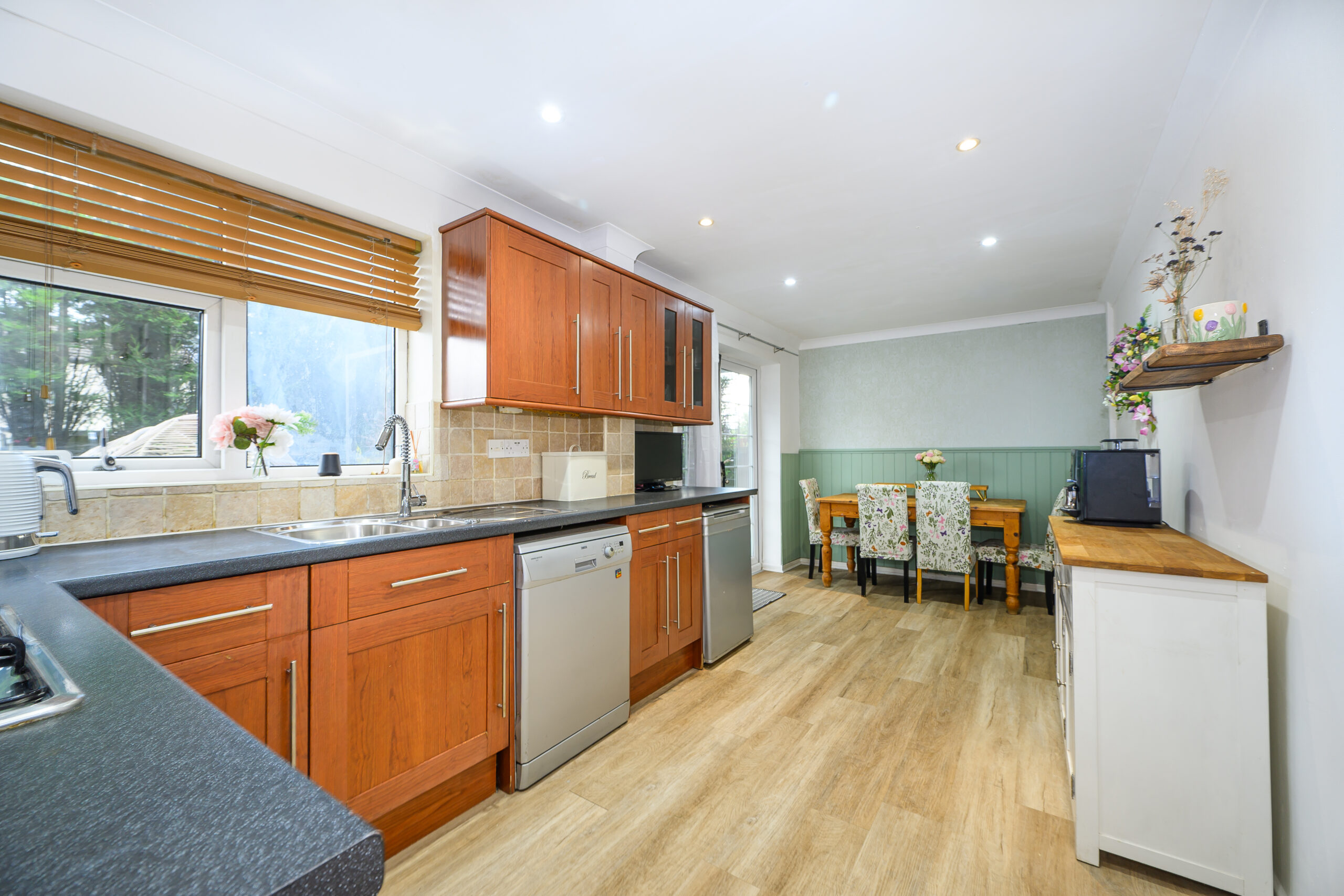 Stunning 3 Bedroom Semi-Detached Home for Sale in Lowton (WA3) Stunning 3 Bedroom Semi-Detached Home for Sale in Lowton (WA3)