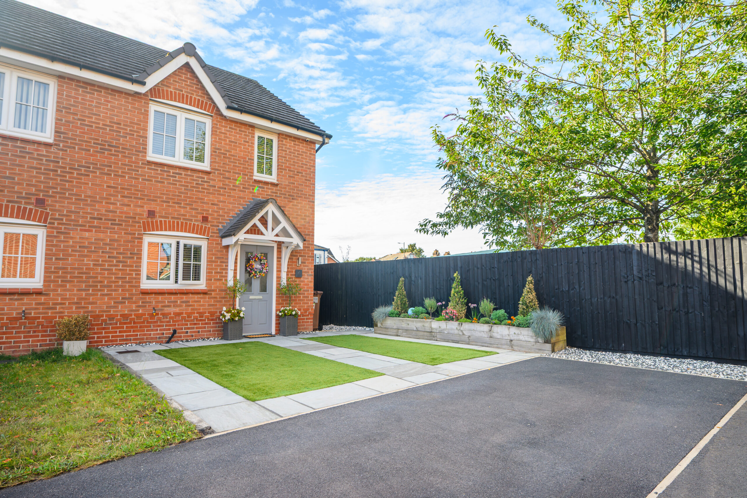 Beautiful 2 Bedroom Home For Sale in Newton-Le-Willows (WA12) Beautiful 2 Bedroom Home For Sale in Newton-Le-Willows (WA12)