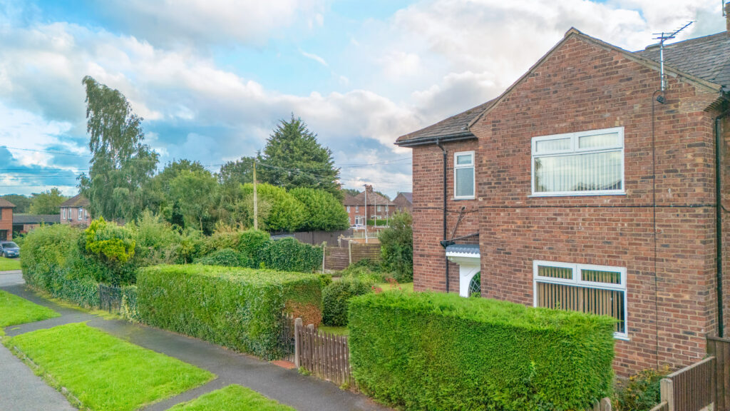 Spacious 3-Bedroom End-Terraced House For Sale with Huge Plot & Development Potential in Lowton (WA3)