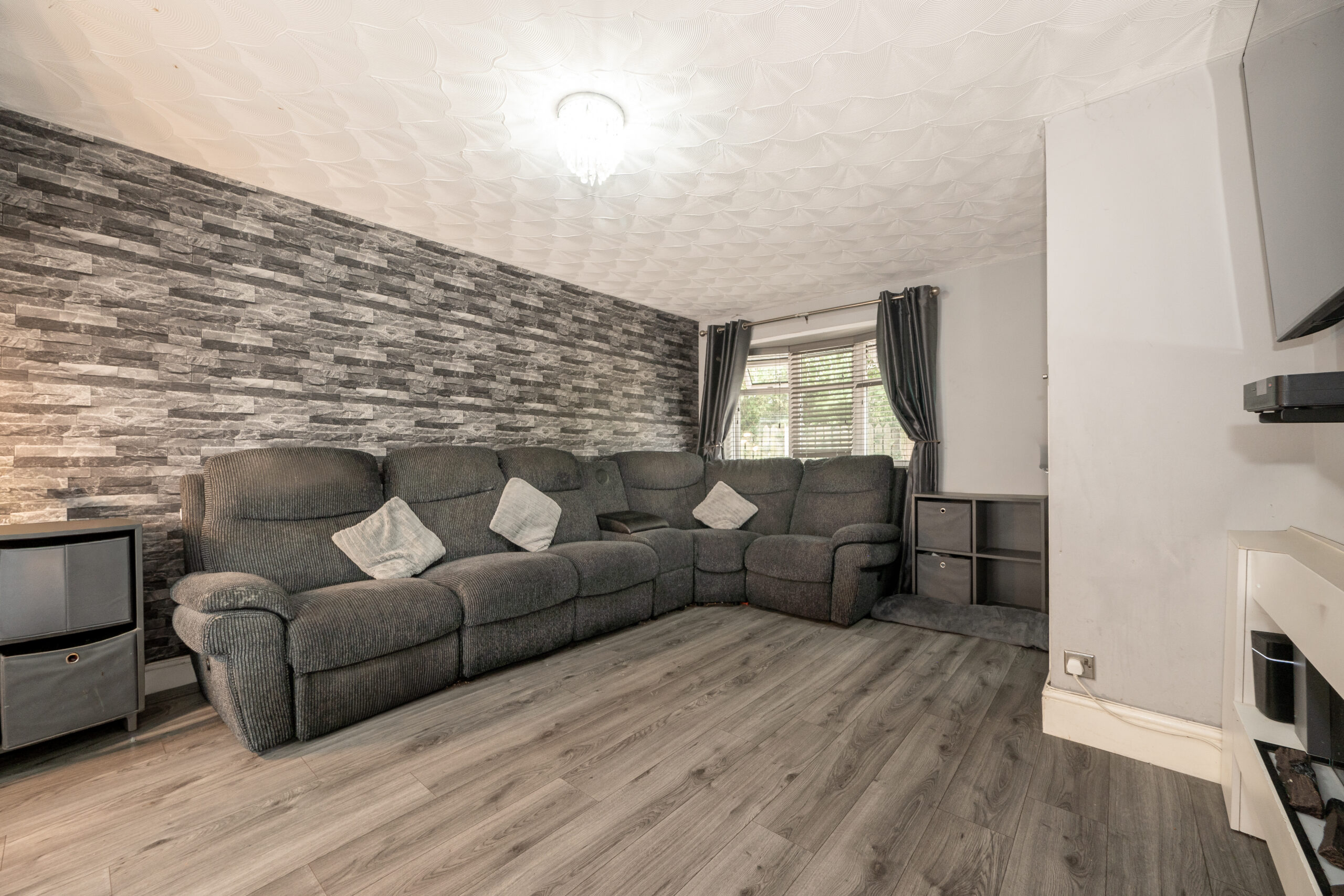 Well-Presented 3 Bedroom Semi-Detached Home For Sale in Haydock (WA11) Well-Presented 3 Bedroom Semi-Detached Home For Sale in Haydock (WA11)