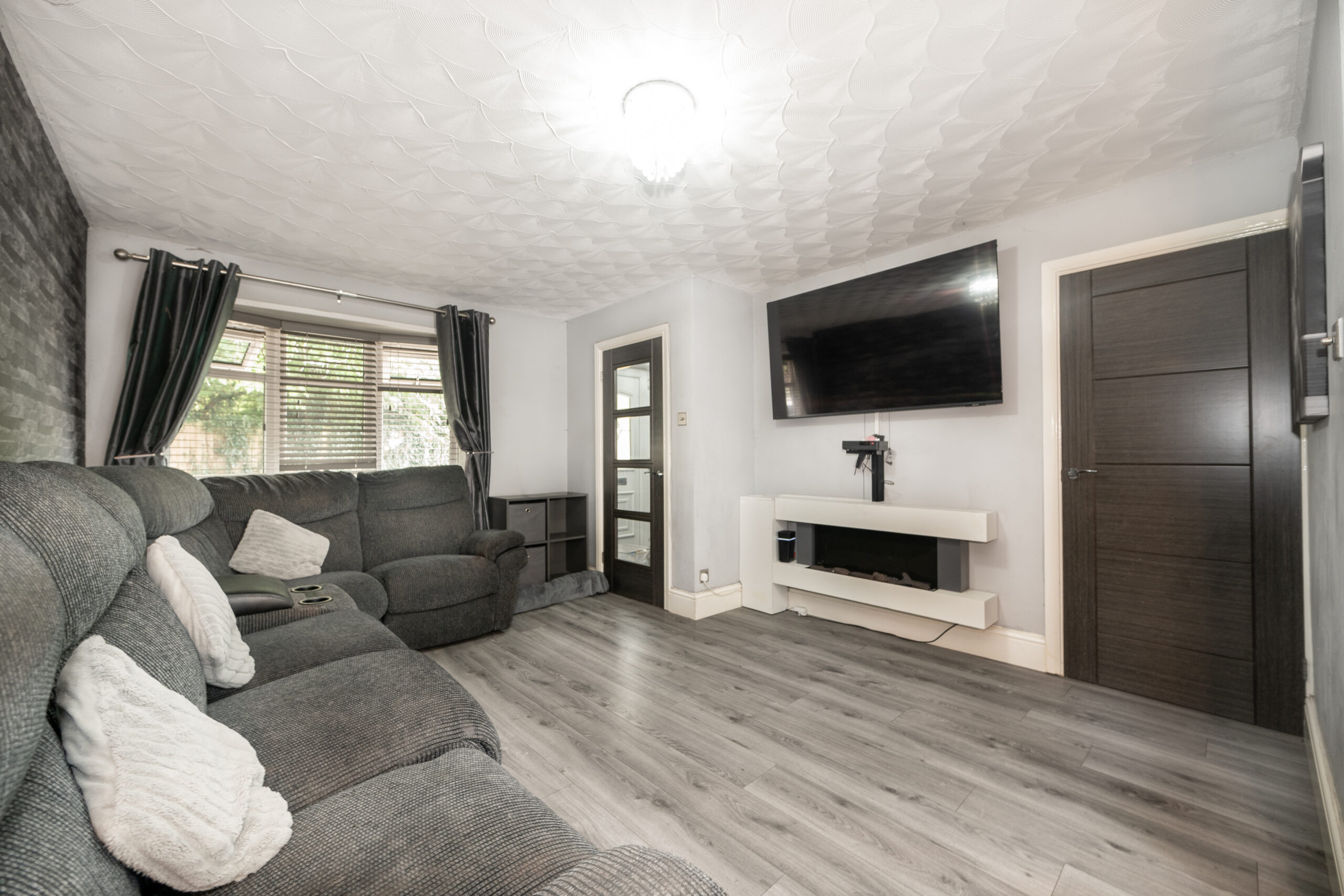 Well-Presented 3 Bedroom Semi-Detached Home For Sale in Haydock (WA11) Well-Presented 3 Bedroom Semi-Detached Home For Sale in Haydock (WA11)