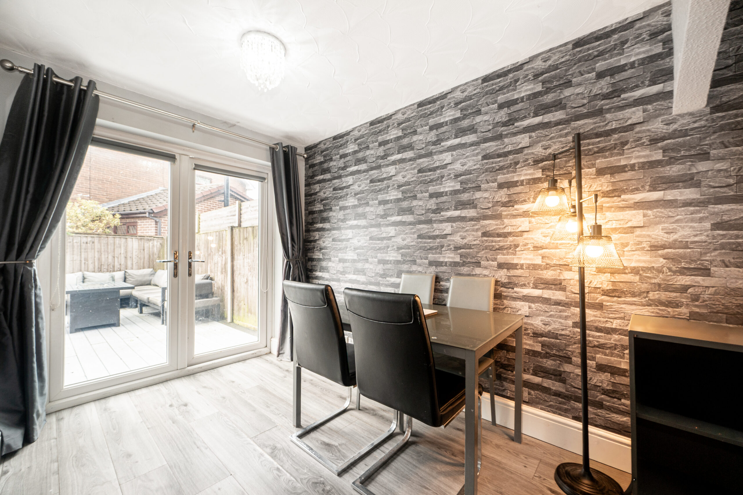 Well-Presented 3 Bedroom Semi-Detached Home For Sale in Haydock (WA11) Well-Presented 3 Bedroom Semi-Detached Home For Sale in Haydock (WA11)