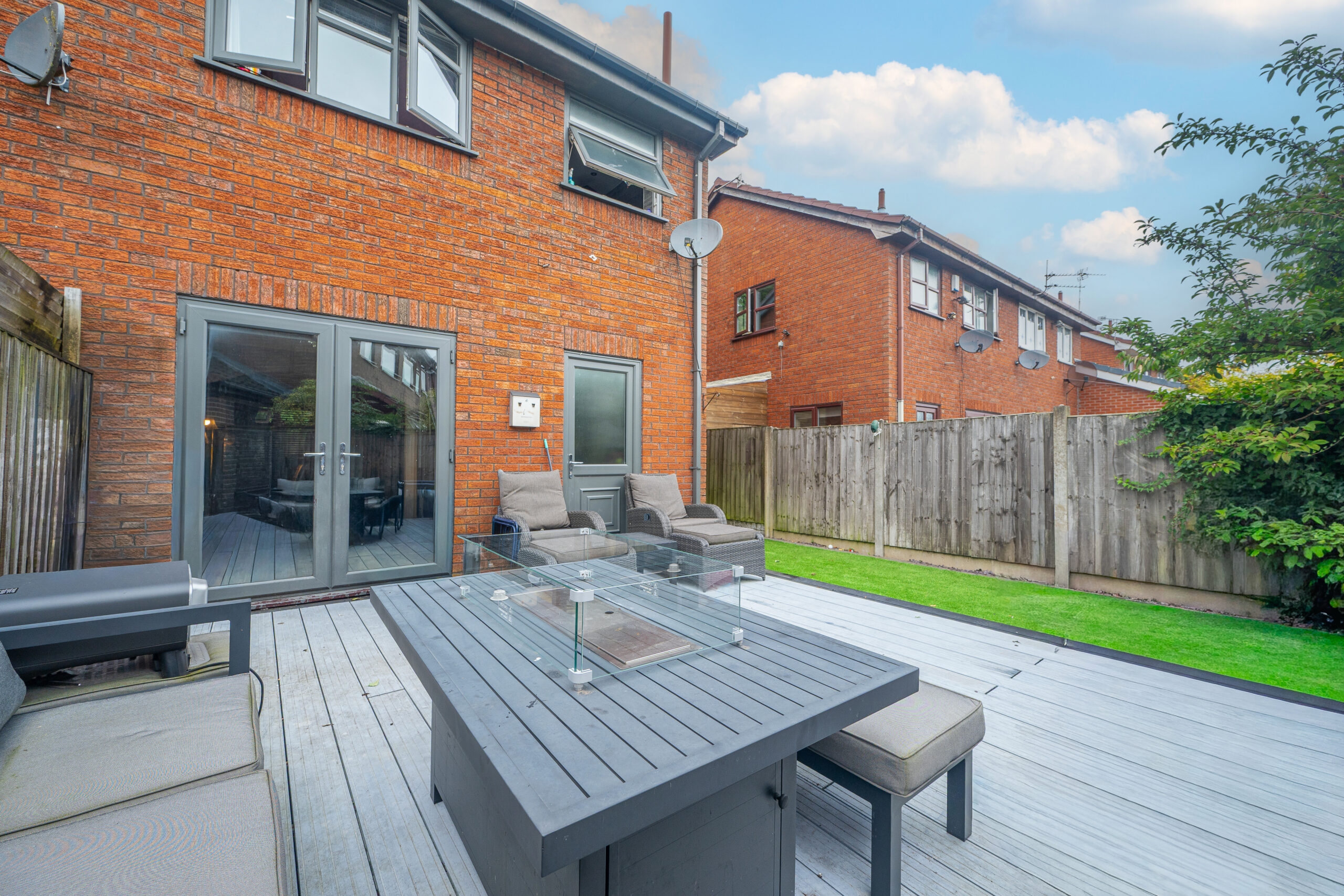 Well-Presented 3 Bedroom Semi-Detached Home For Sale in Haydock (WA11) Well-Presented 3 Bedroom Semi-Detached Home For Sale in Haydock (WA11)