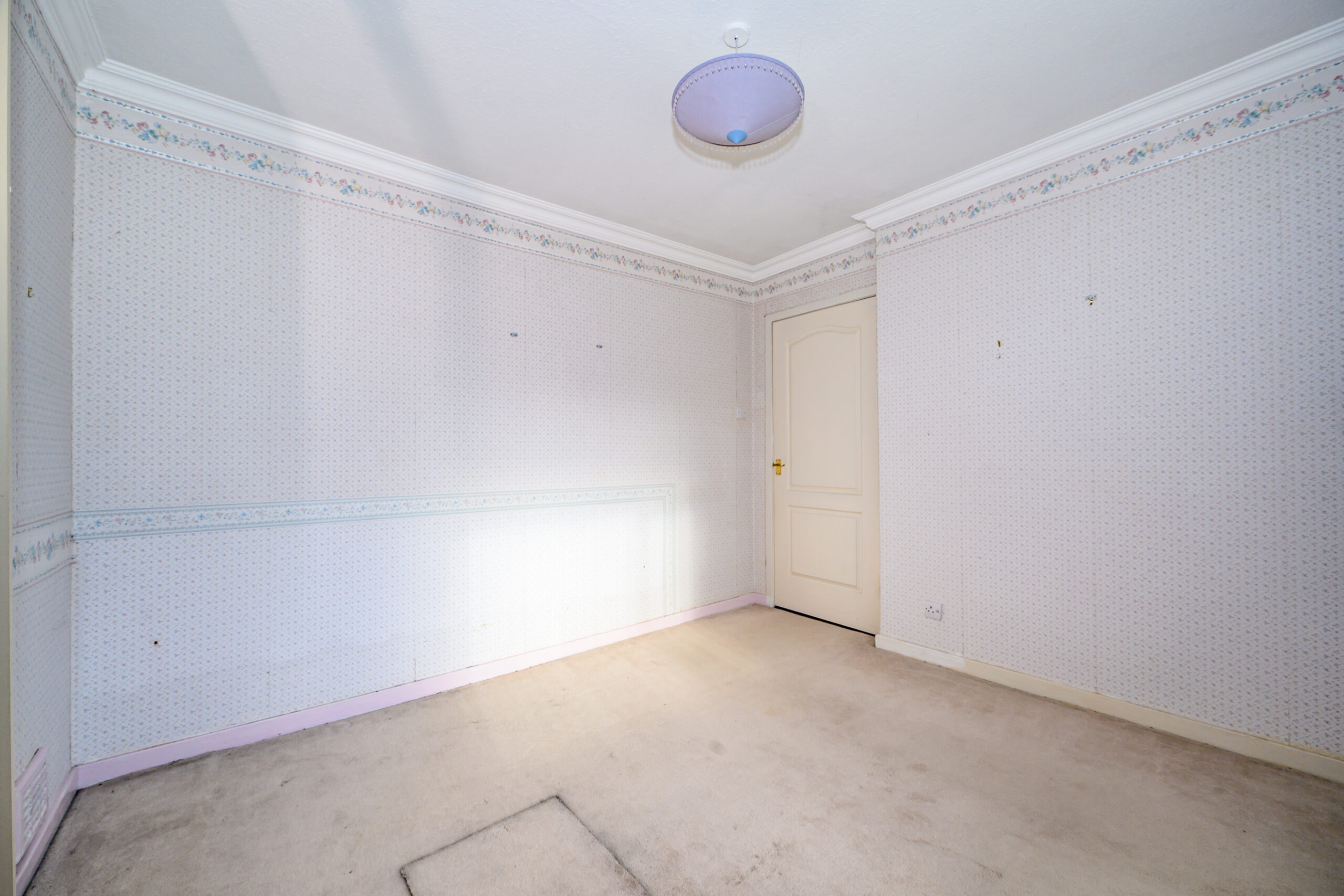 Spacious 3-Bedroom End-Terraced House For Sale with Huge Plot & Development Potential in Lowton (WA3) Spacious 3-Bedroom End-Terraced House For Sale with Huge Plot & Development Potential in Lowton (WA3)