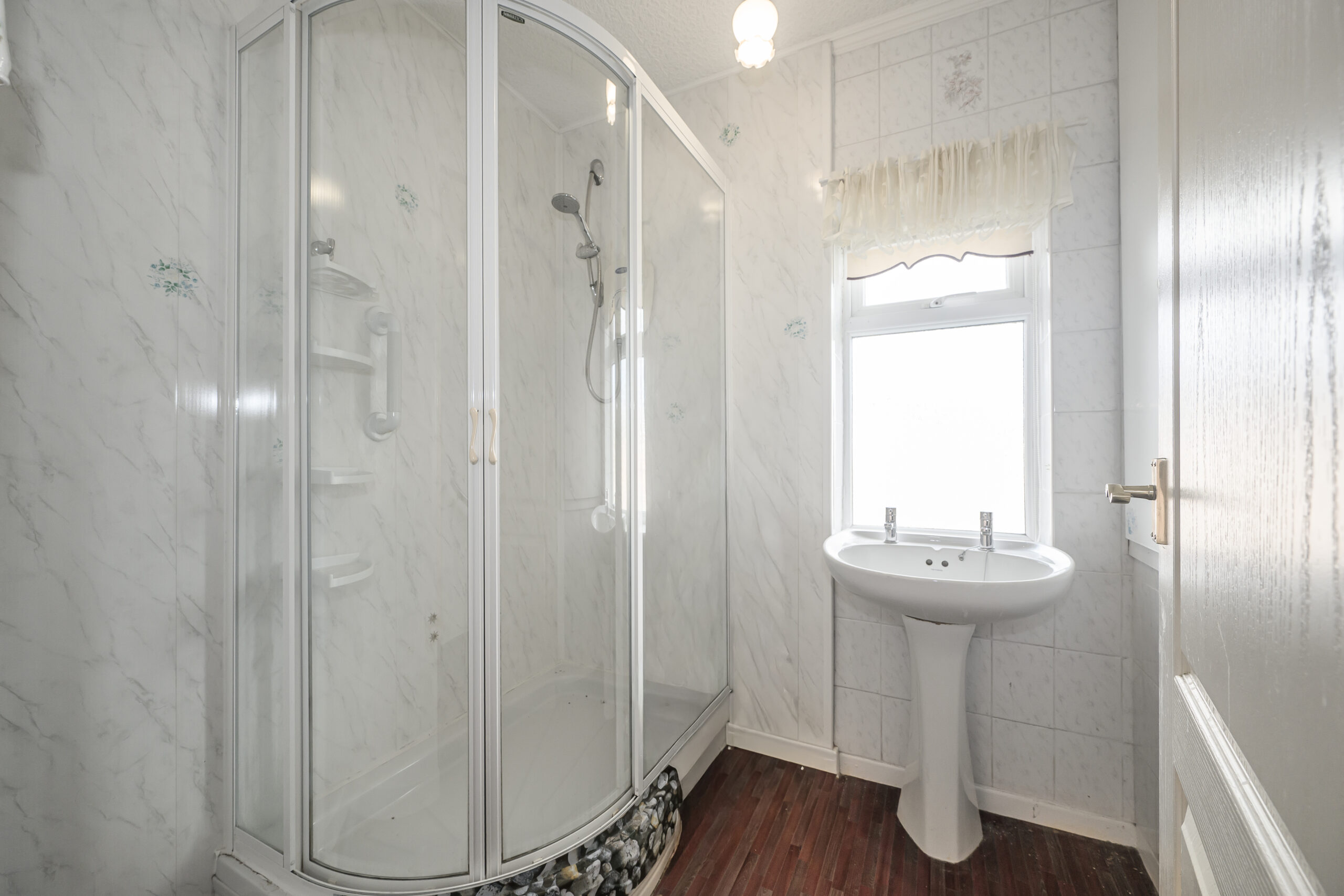 Spacious 3-Bedroom End-Terraced House For Sale with Huge Plot & Development Potential in Lowton (WA3) Spacious 3-Bedroom End-Terraced House For Sale with Huge Plot & Development Potential in Lowton (WA3)