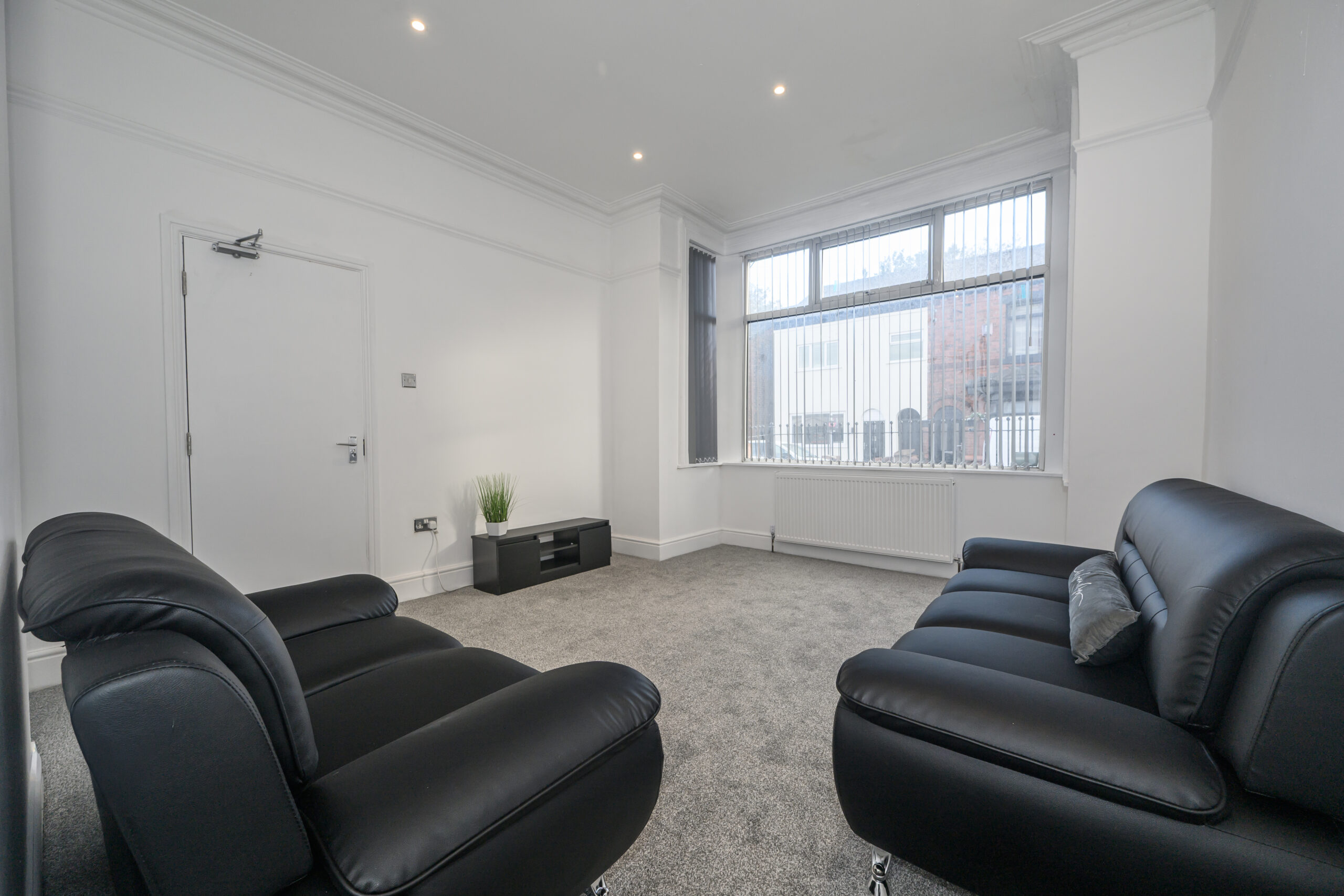 Spacious Rooms to Rent in Newton-le-Willows (WA12) Spacious Rooms to Rent in Newton-le-Willows (WA12)